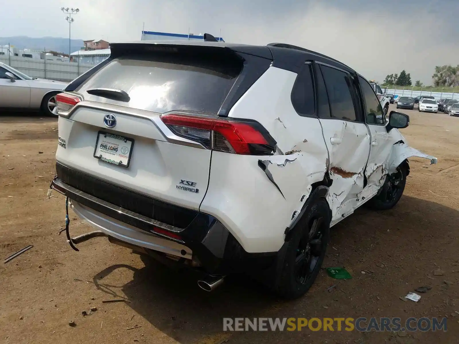 4 Photograph of a damaged car JTMEWRFV9LD532713 TOYOTA RAV4 2020