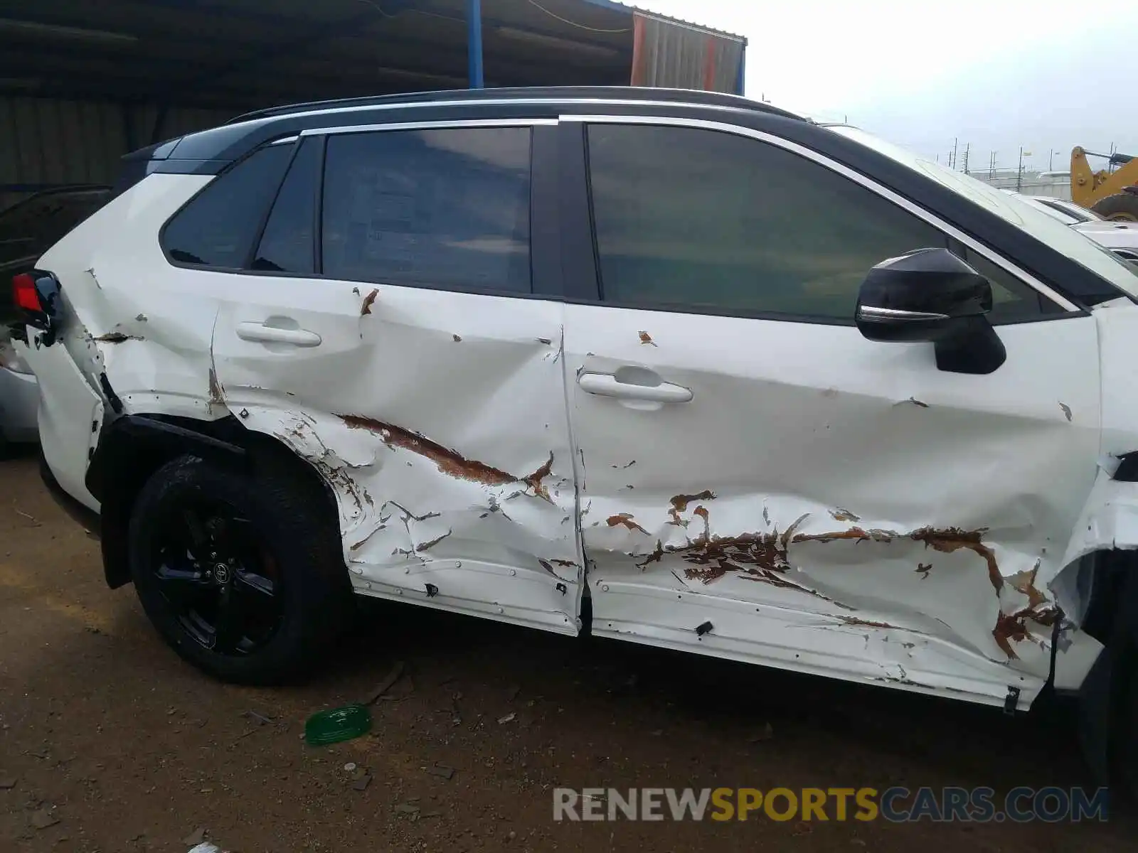 9 Photograph of a damaged car JTMEWRFV9LD532713 TOYOTA RAV4 2020