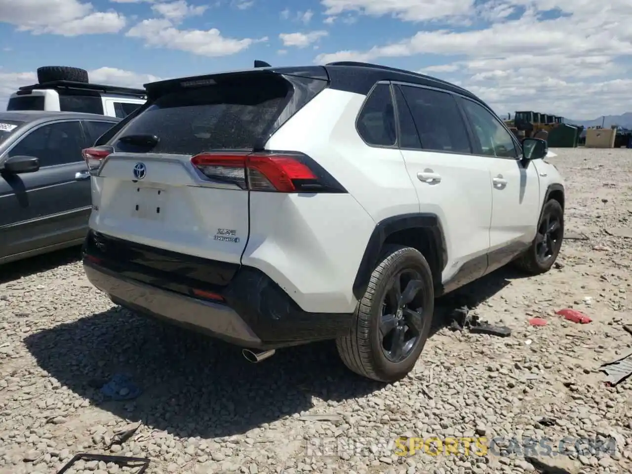 4 Photograph of a damaged car JTMEWRFV9LD533862 TOYOTA RAV4 2020