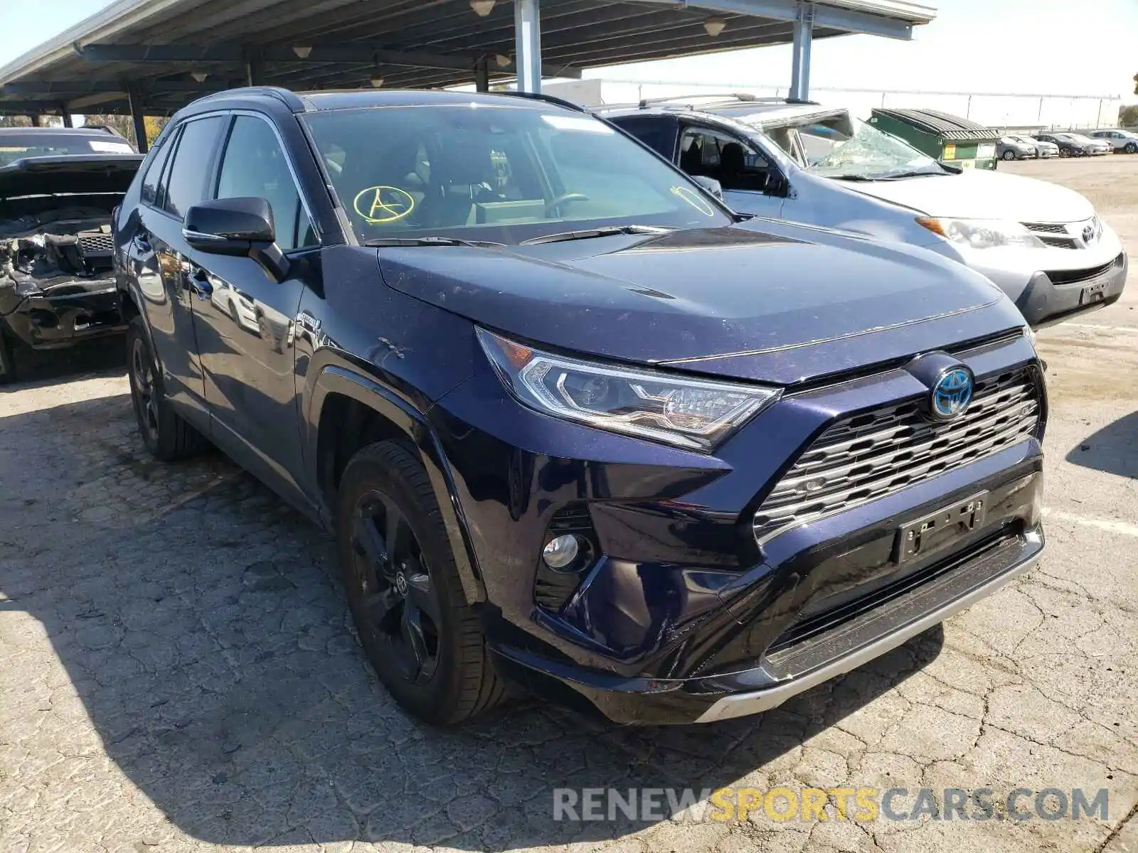 1 Photograph of a damaged car JTMEWRFV9LD540939 TOYOTA RAV4 2020