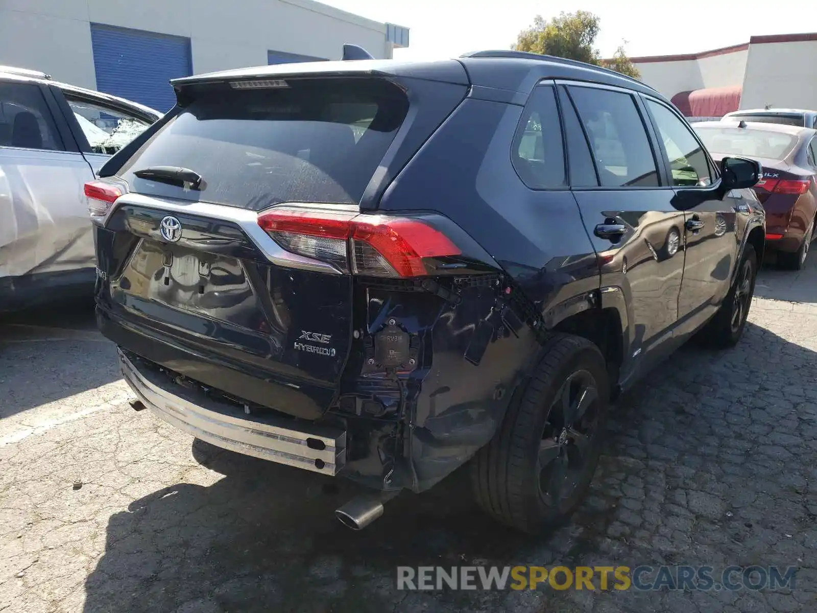 4 Photograph of a damaged car JTMEWRFV9LD540939 TOYOTA RAV4 2020