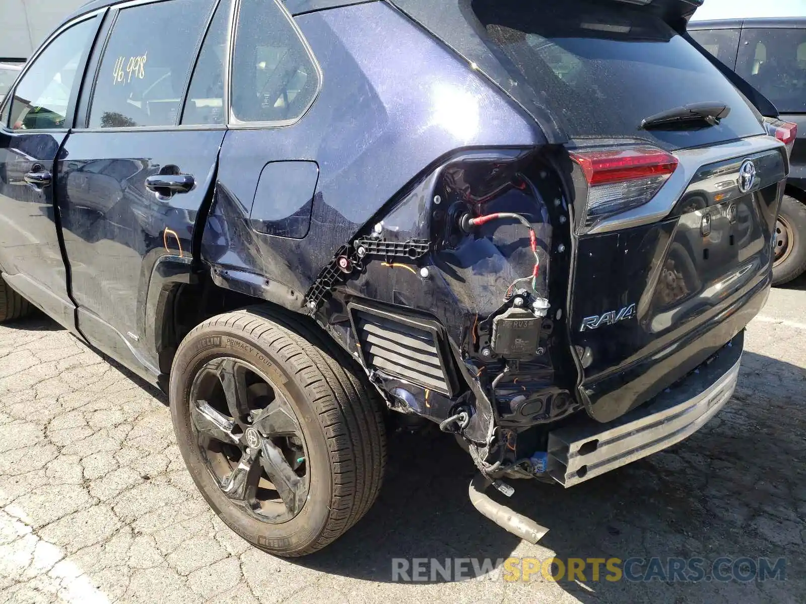 9 Photograph of a damaged car JTMEWRFV9LD540939 TOYOTA RAV4 2020