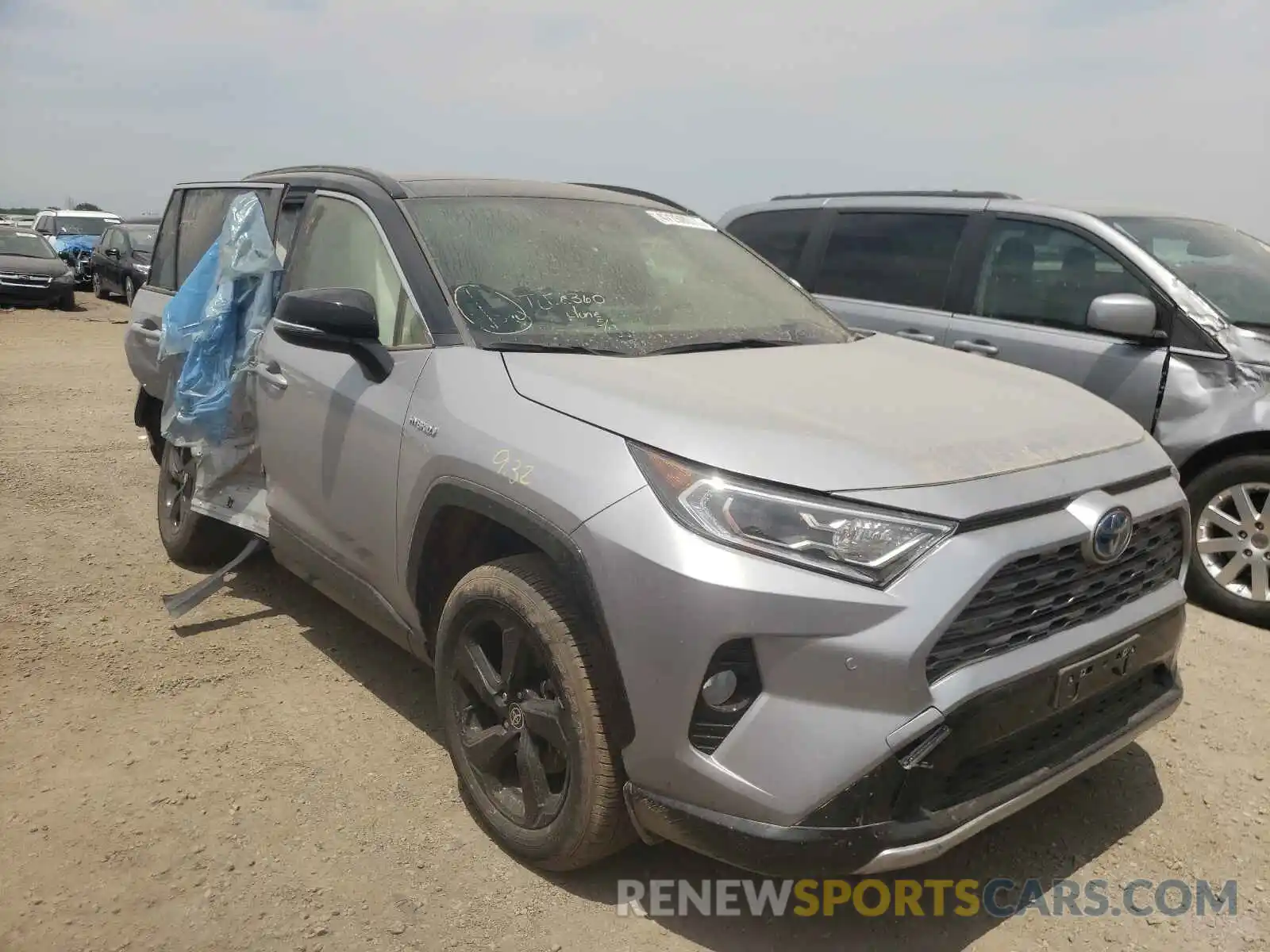 1 Photograph of a damaged car JTMEWRFV9LD542917 TOYOTA RAV4 2020