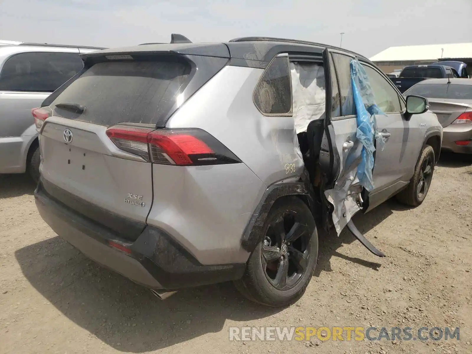 4 Photograph of a damaged car JTMEWRFV9LD542917 TOYOTA RAV4 2020