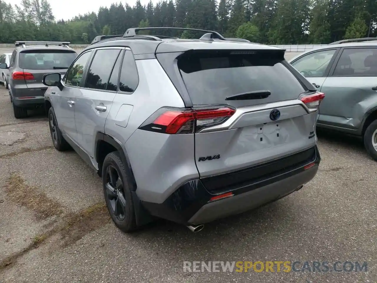 3 Photograph of a damaged car JTMEWRFV9LD544697 TOYOTA RAV4 2020