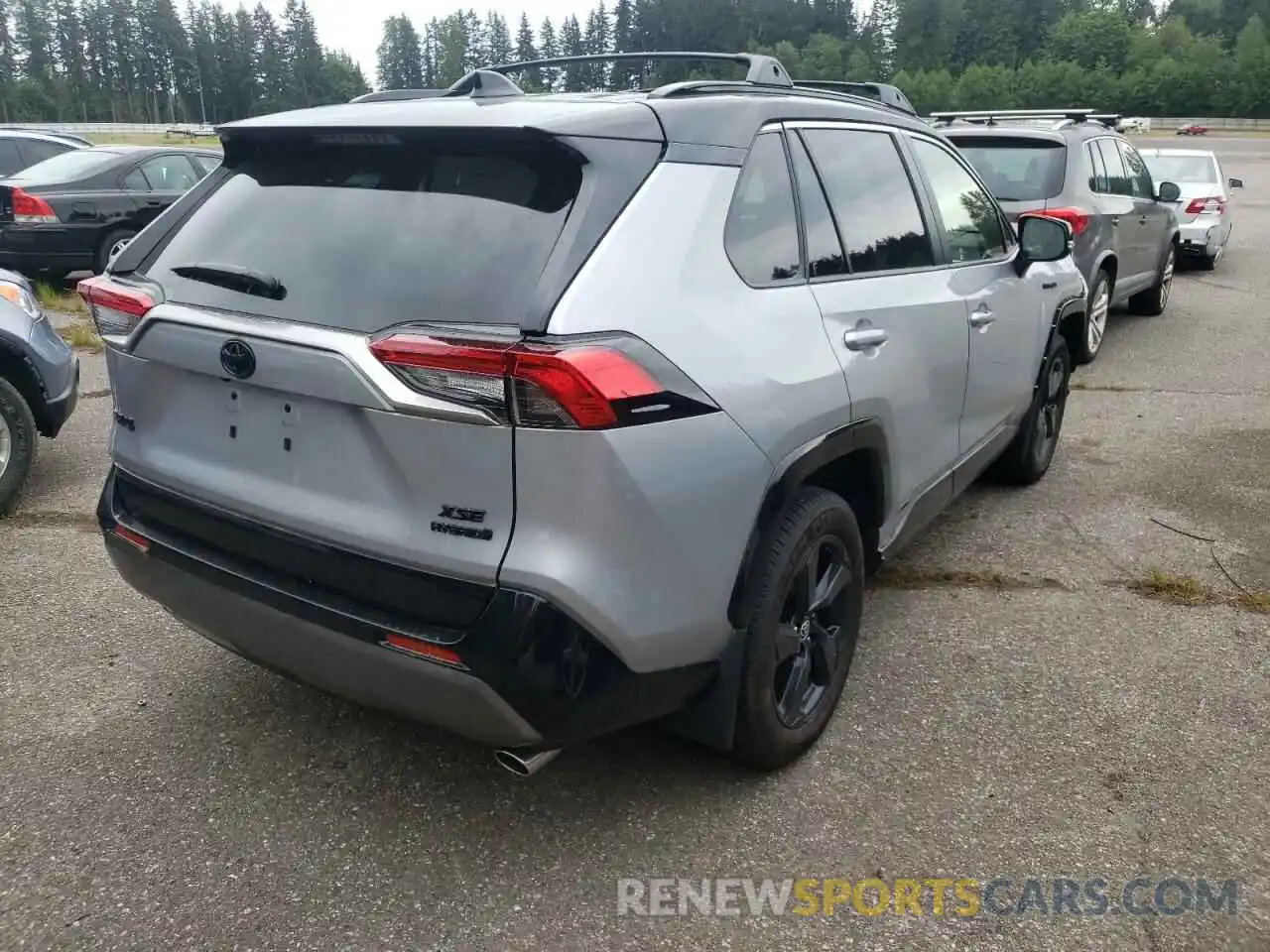 4 Photograph of a damaged car JTMEWRFV9LD544697 TOYOTA RAV4 2020