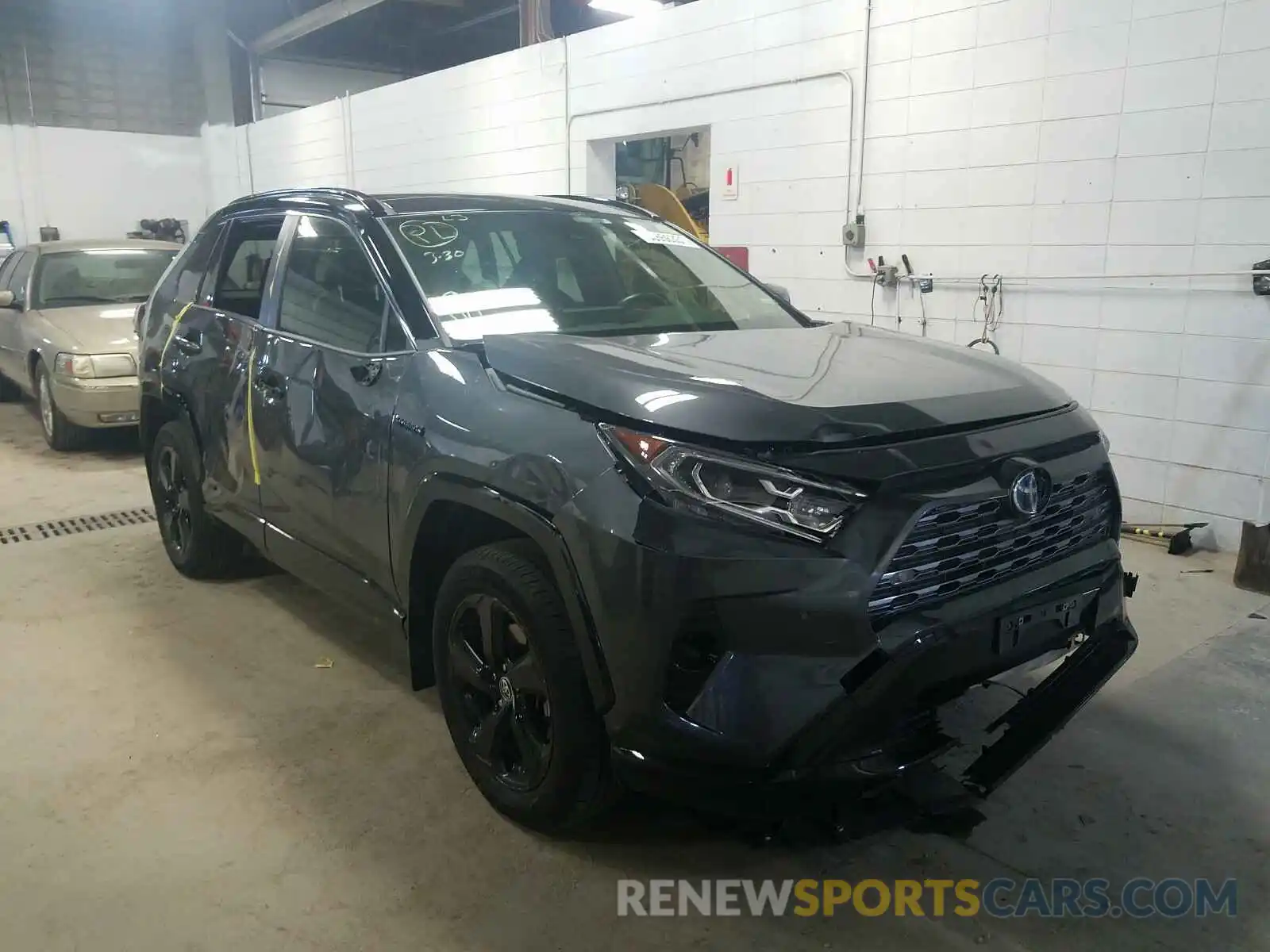 1 Photograph of a damaged car JTMEWRFV9LD549141 TOYOTA RAV4 2020