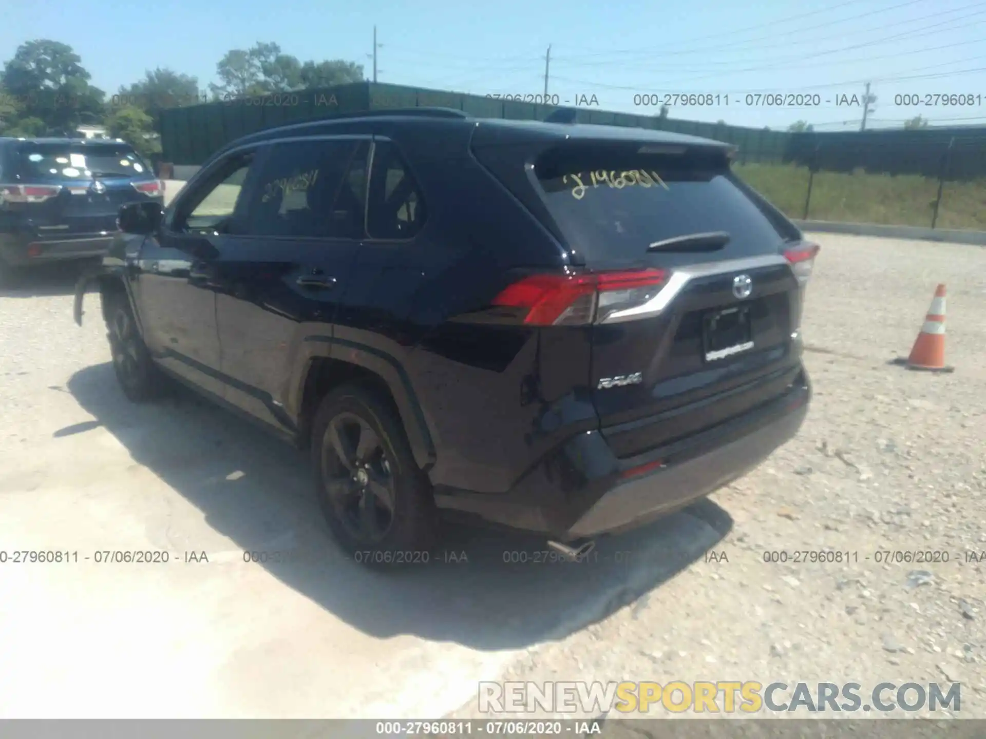 3 Photograph of a damaged car JTMEWRFV9LJ032262 TOYOTA RAV4 2020