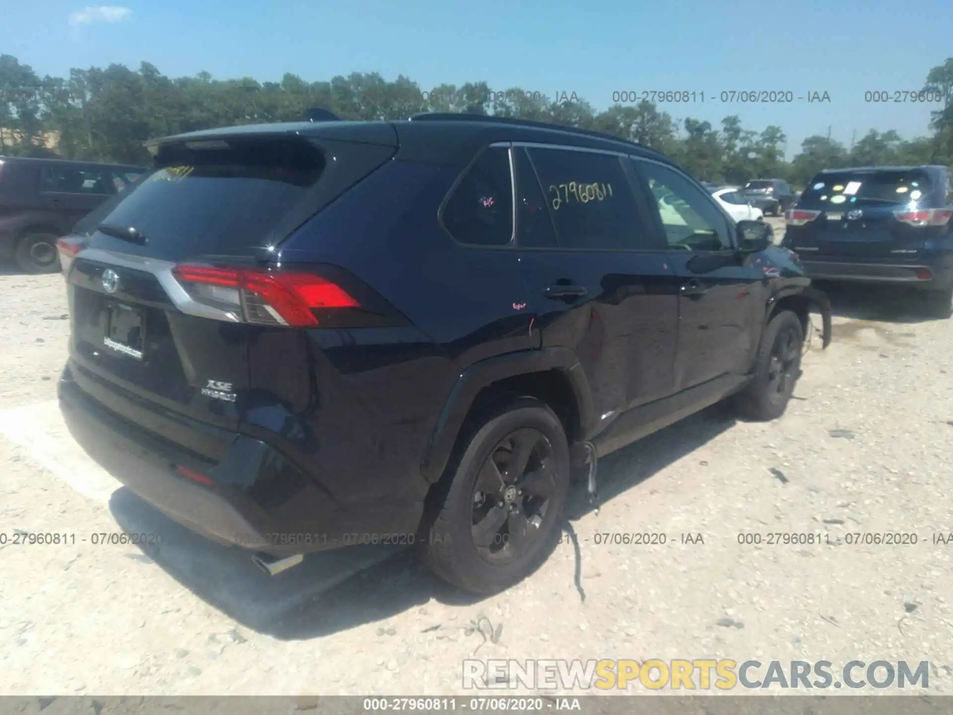 4 Photograph of a damaged car JTMEWRFV9LJ032262 TOYOTA RAV4 2020