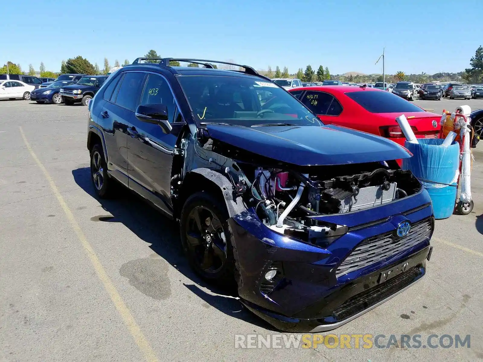 1 Photograph of a damaged car JTMEWRFV9LJ035839 TOYOTA RAV4 2020