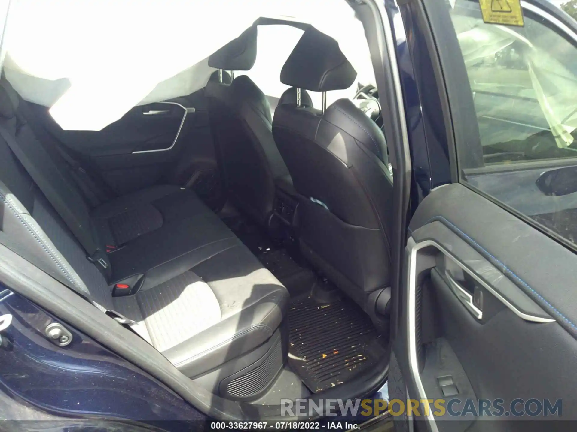 8 Photograph of a damaged car JTMEWRFV9LJ039258 TOYOTA RAV4 2020