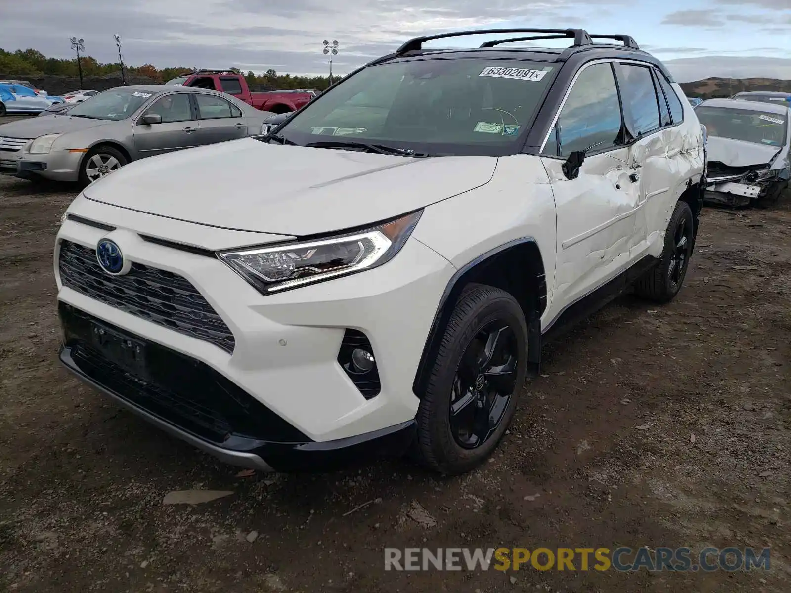 2 Photograph of a damaged car JTMEWRFV9LJ044198 TOYOTA RAV4 2020