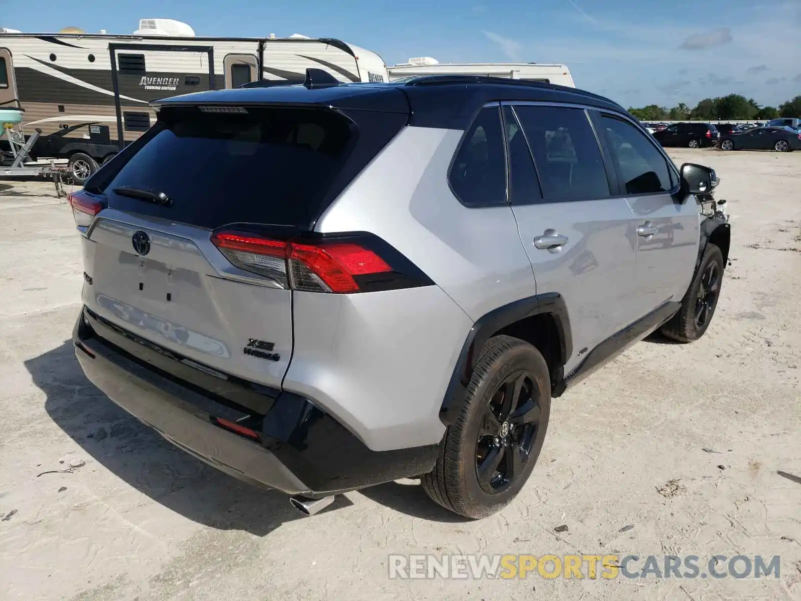 4 Photograph of a damaged car JTMEWRFVXLD546460 TOYOTA RAV4 2020