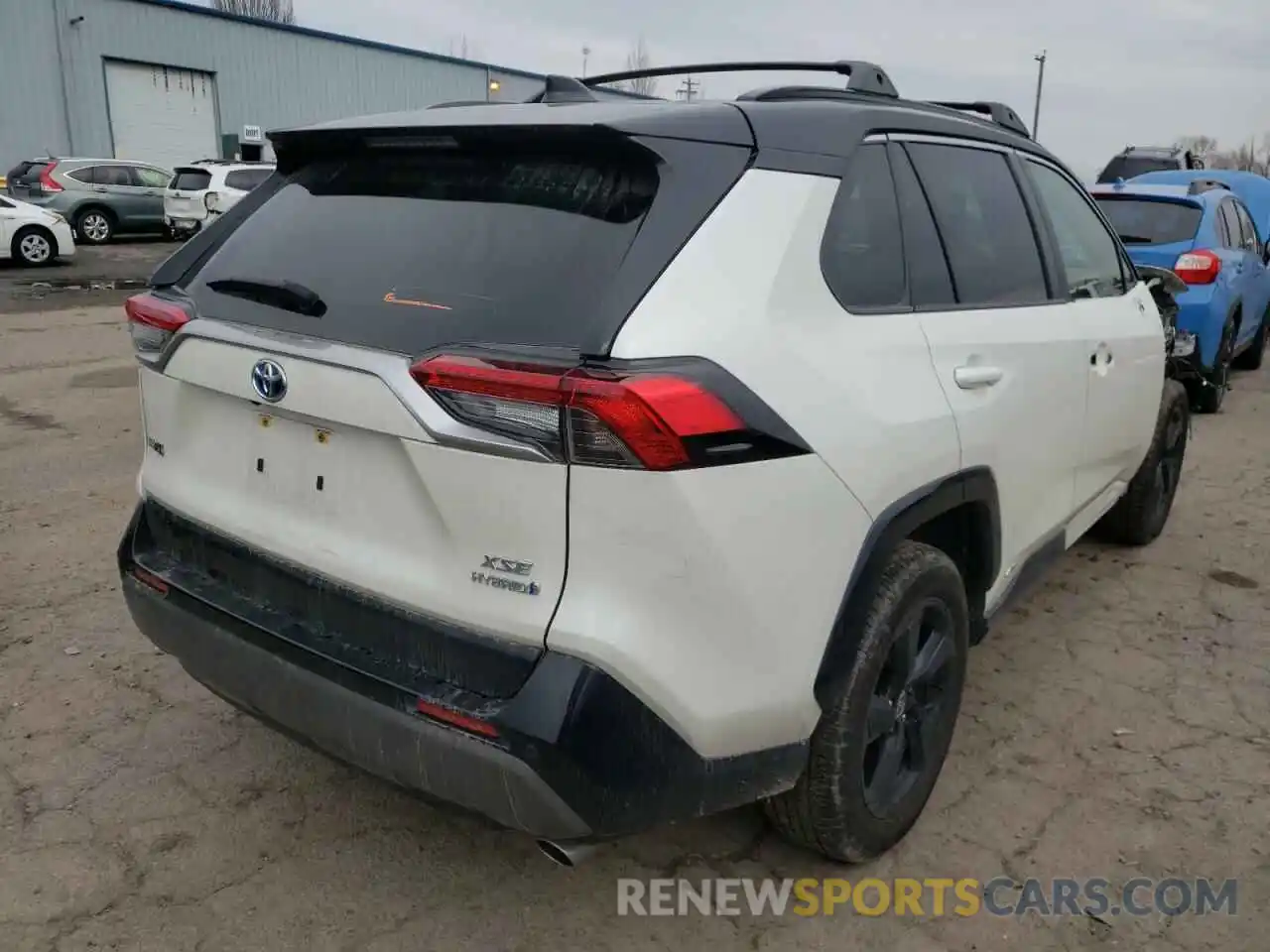 4 Photograph of a damaged car JTMEWRFVXLJ040287 TOYOTA RAV4 2020