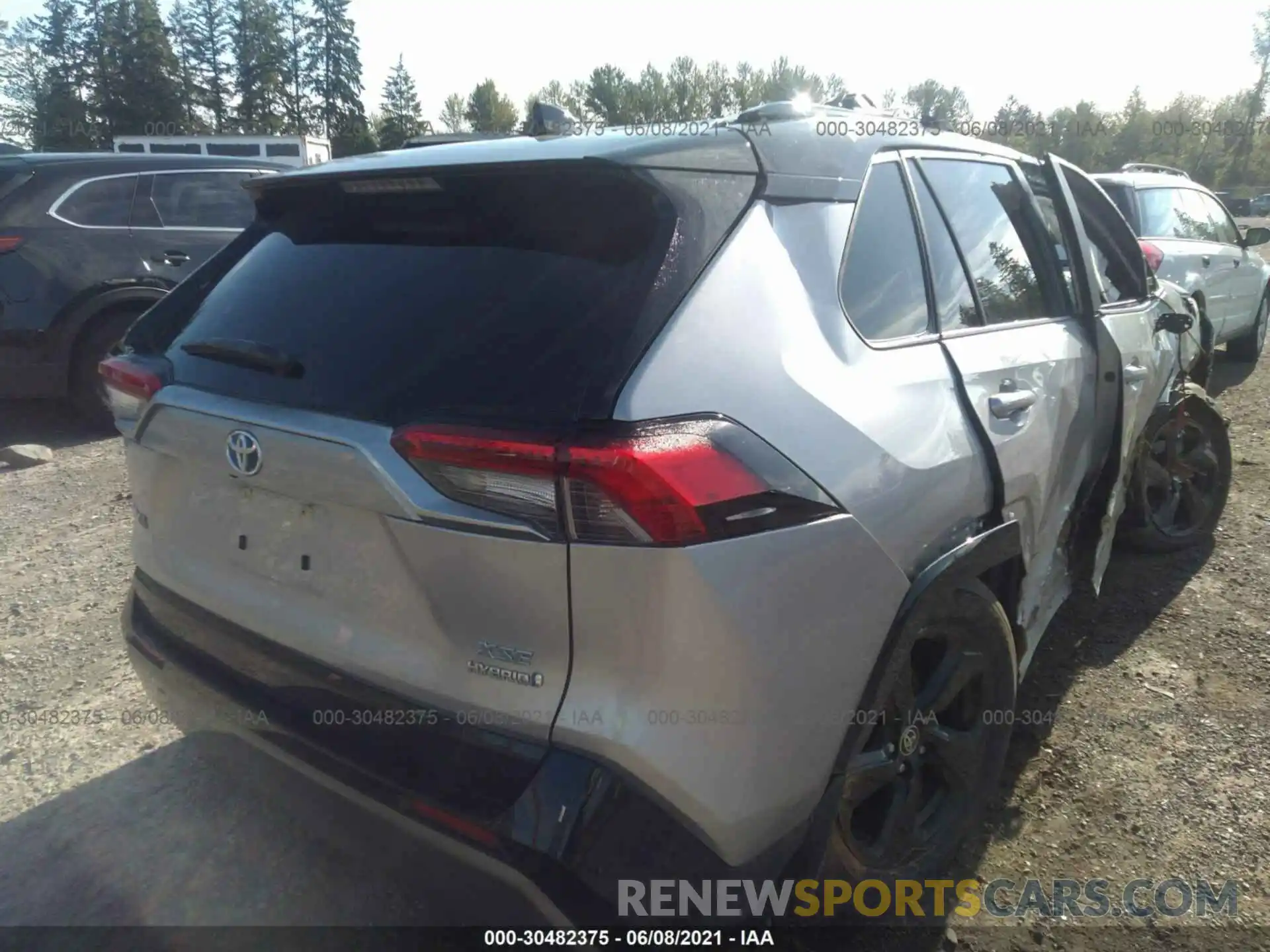 4 Photograph of a damaged car JTMEWRFVXLJ044355 TOYOTA RAV4 2020