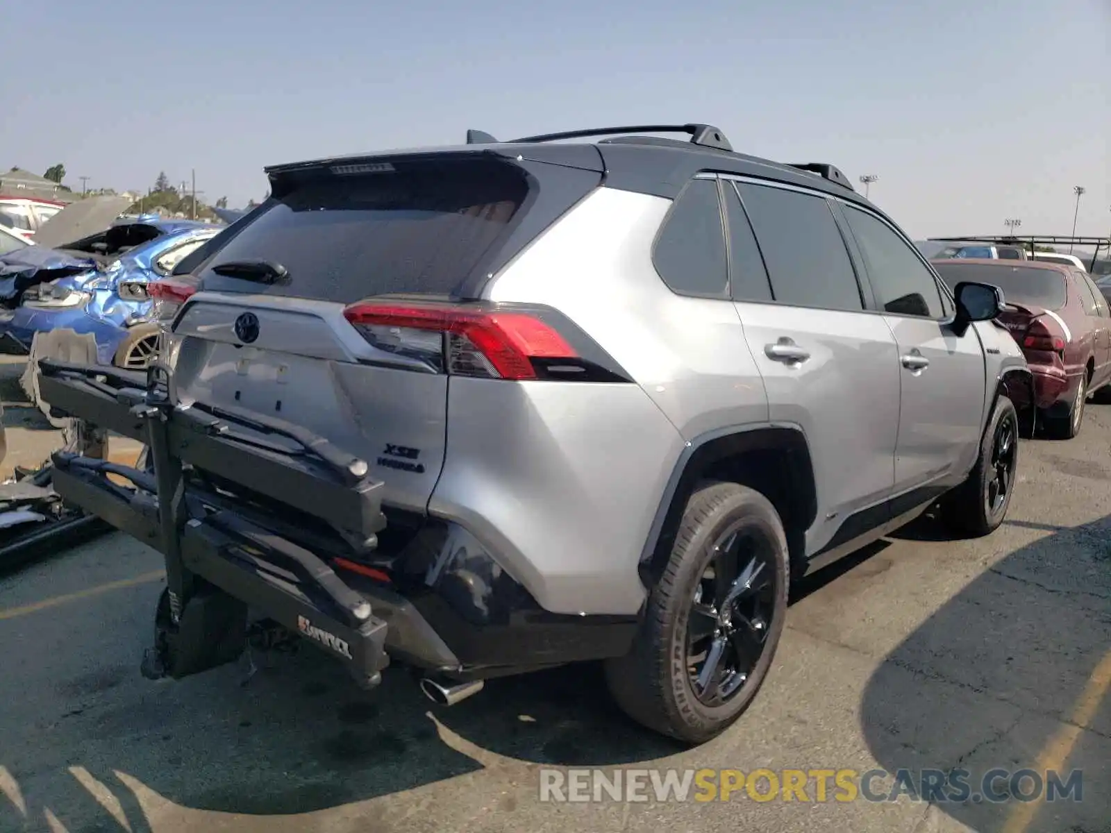 4 Photograph of a damaged car JTMEWRFVXLJ045781 TOYOTA RAV4 2020