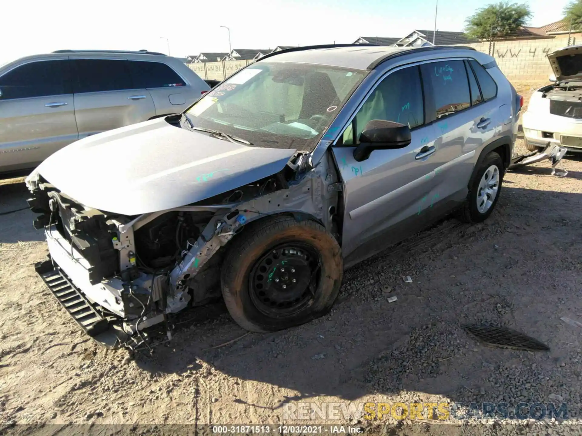 2 Photograph of a damaged car JTMF1RFV2LD060907 TOYOTA RAV4 2020