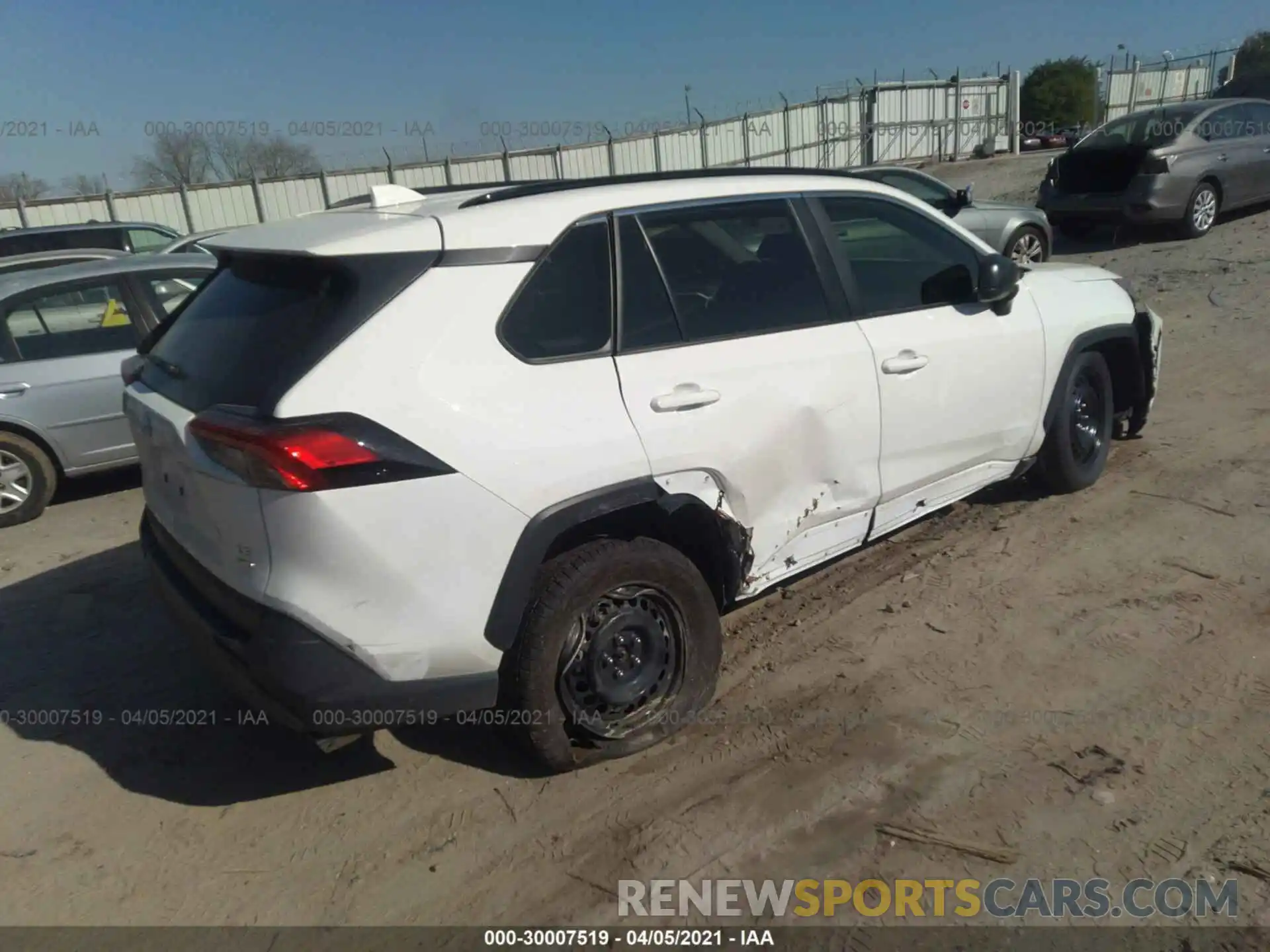 4 Photograph of a damaged car JTMF1RFV4LD529043 TOYOTA RAV4 2020