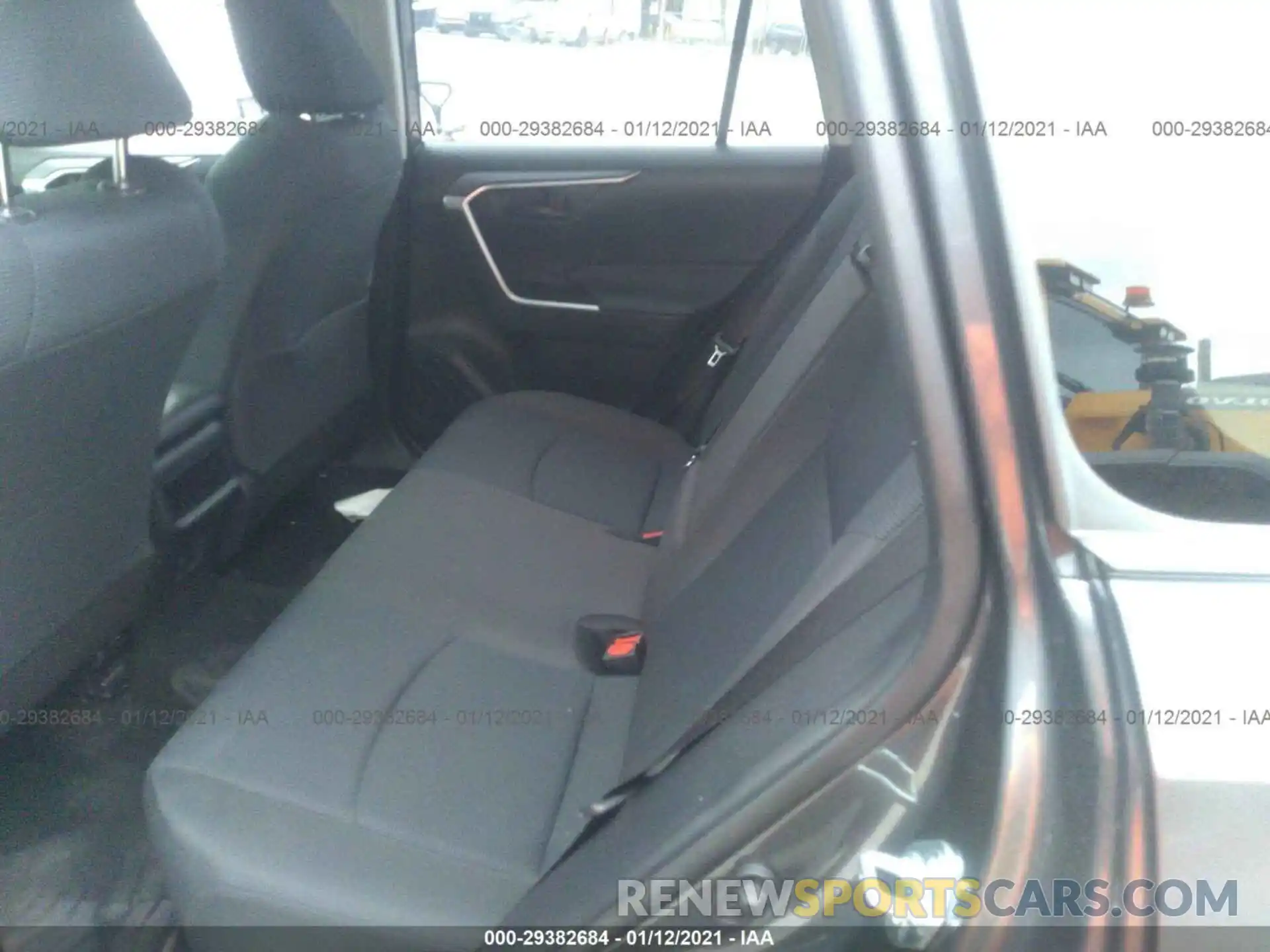 8 Фотография поврежденного автомобиля JTMF1RFVXLD060864 TOYOTA RAV4 2020