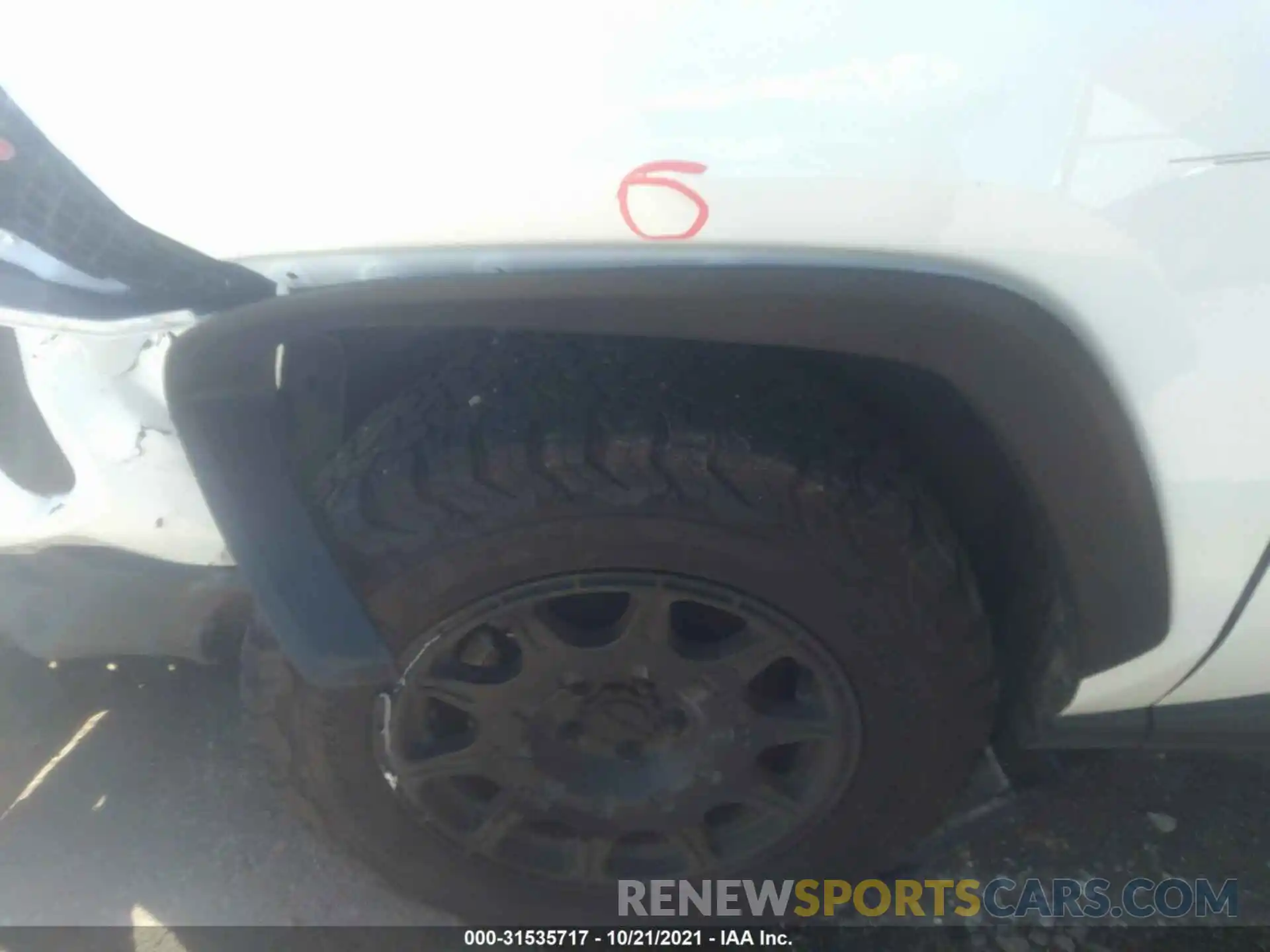 13 Photograph of a damaged car JTMF1RFVXLD528737 TOYOTA RAV4 2020