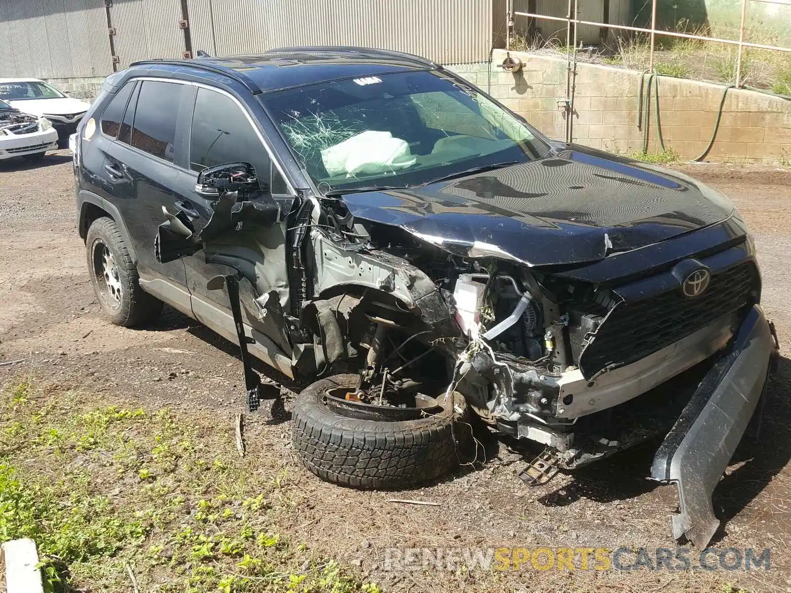 1 Photograph of a damaged car JTMG1RFV0LD055158 TOYOTA RAV4 2020
