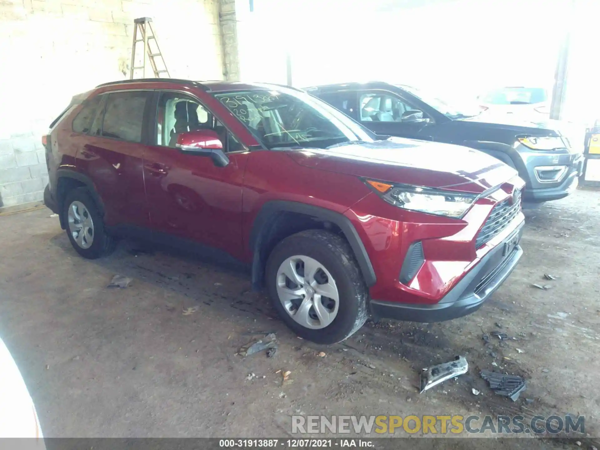 1 Photograph of a damaged car JTMG1RFV1LD064676 TOYOTA RAV4 2020