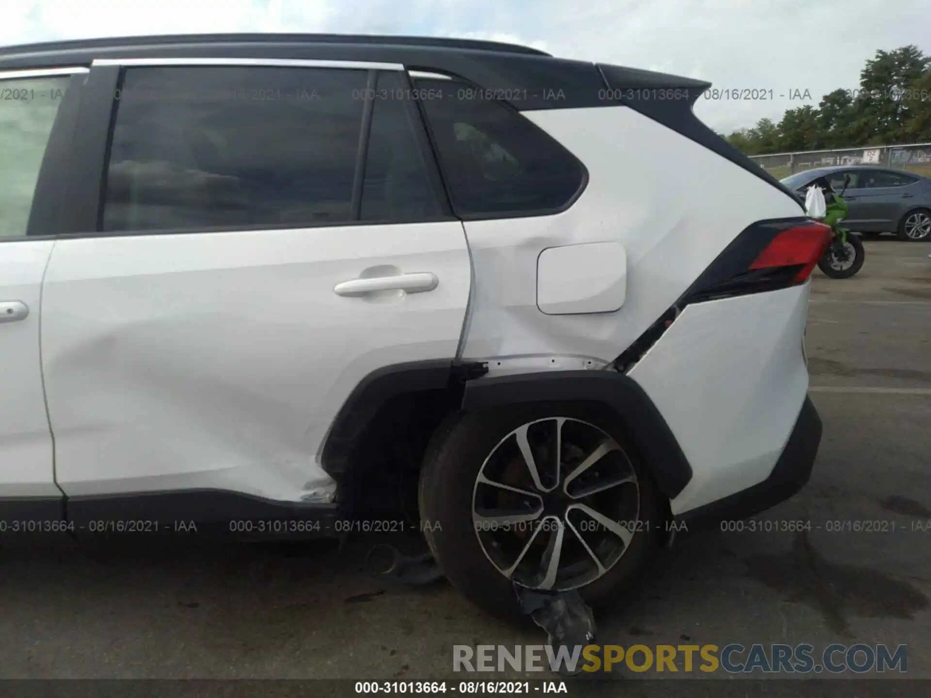 6 Photograph of a damaged car JTMG1RFV2LD050320 TOYOTA RAV4 2020