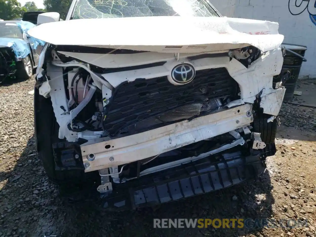 9 Photograph of a damaged car JTMG1RFV2LD064055 TOYOTA RAV4 2020