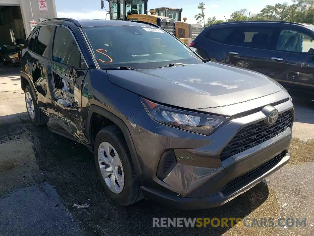 1 Photograph of a damaged car JTMH1RFV0LD047517 TOYOTA RAV4 2020