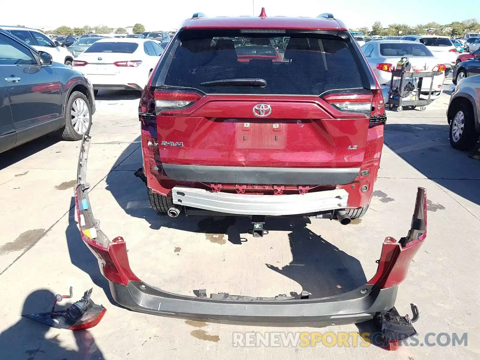 9 Photograph of a damaged car JTMH1RFV1LD043539 TOYOTA RAV4 2020