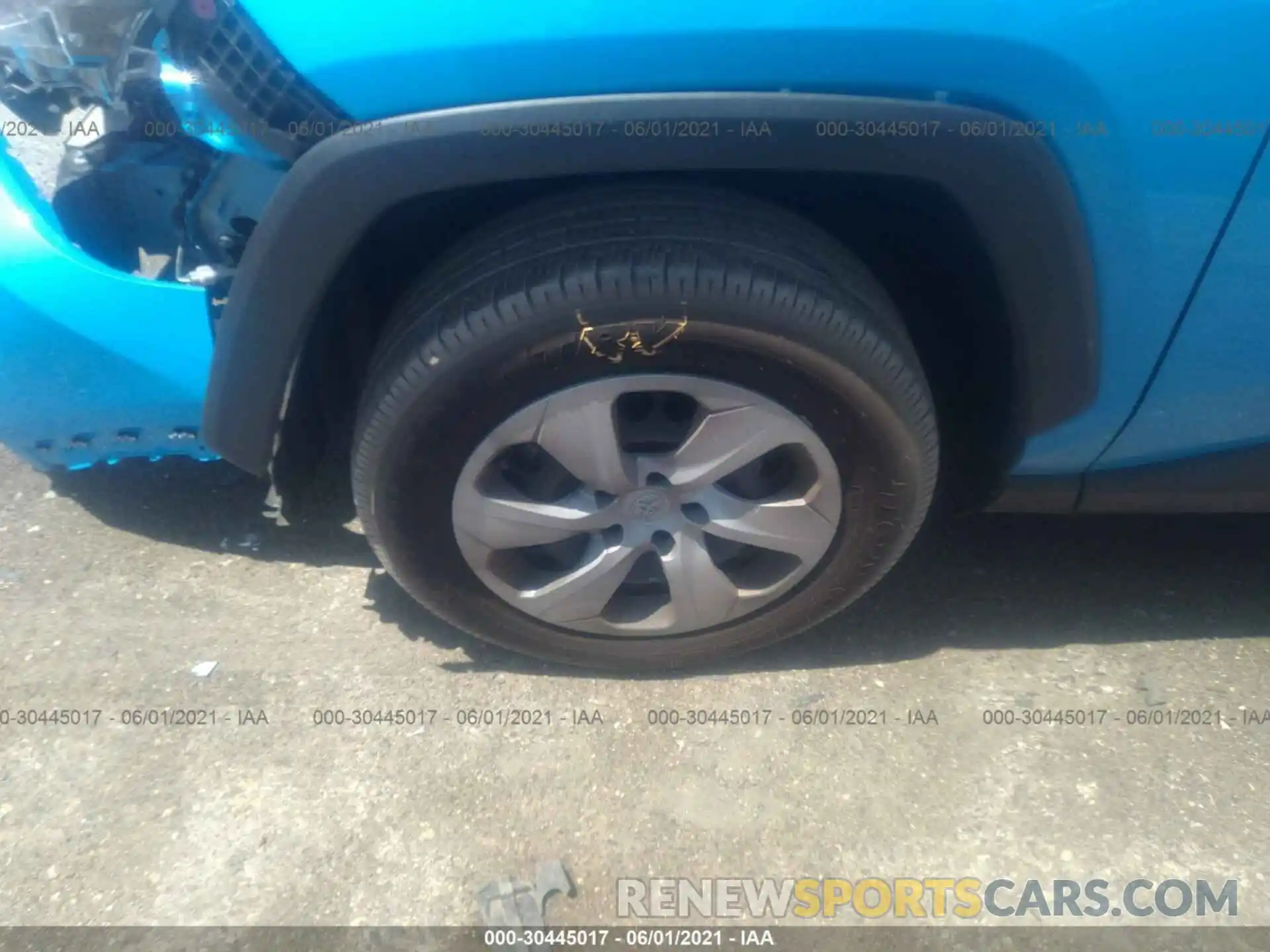 12 Photograph of a damaged car JTMH1RFV2LD051178 TOYOTA RAV4 2020