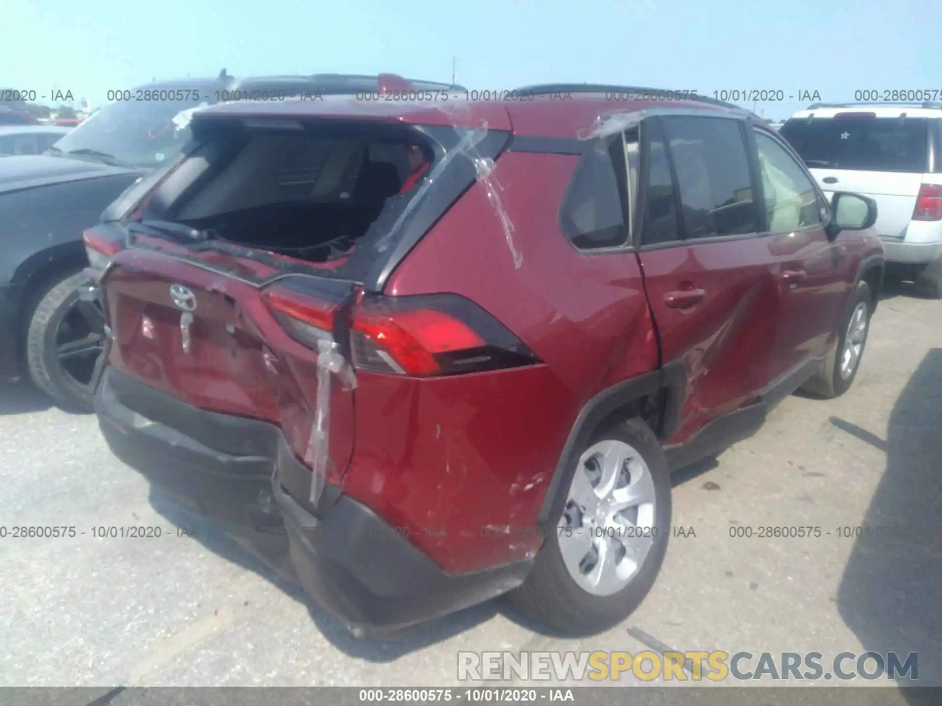 4 Photograph of a damaged car JTMH1RFV2LD520561 TOYOTA RAV4 2020