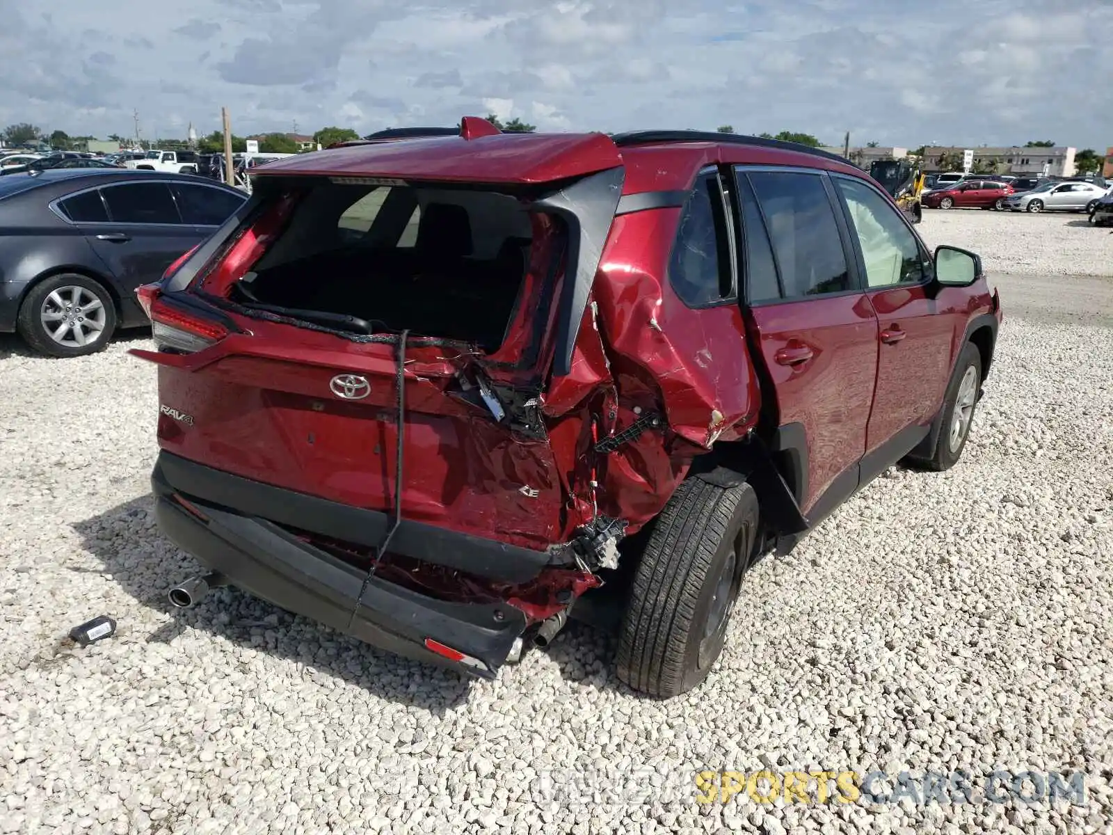 4 Photograph of a damaged car JTMH1RFV3LD048290 TOYOTA RAV4 2020