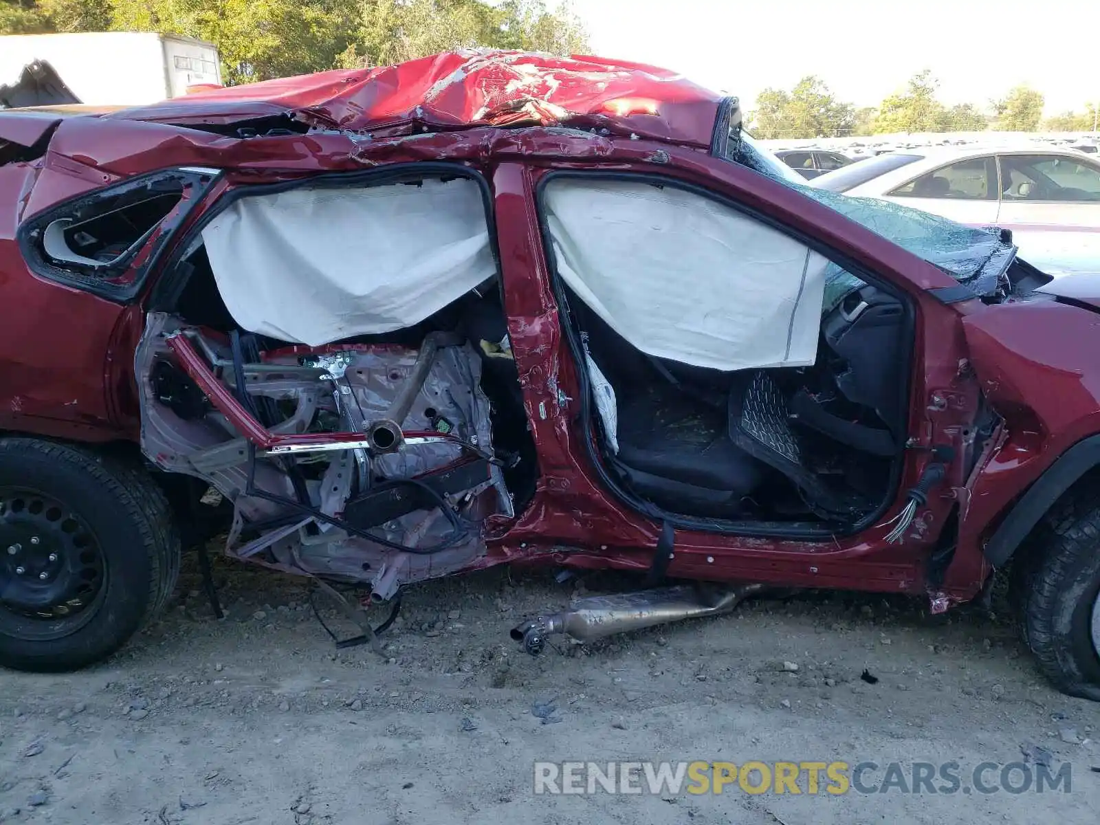 9 Photograph of a damaged car JTMH1RFV3LD060603 TOYOTA RAV4 2020