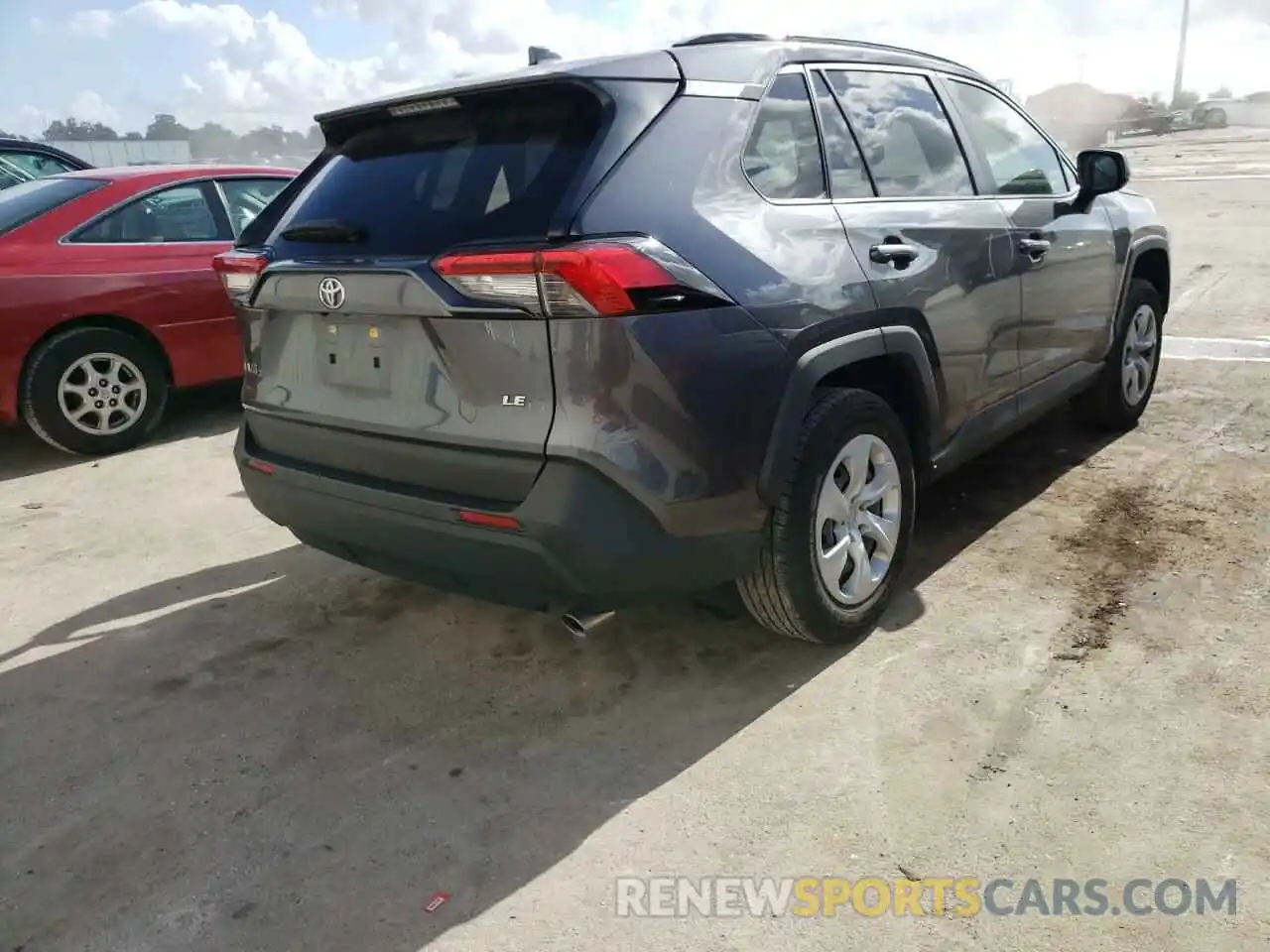 4 Photograph of a damaged car JTMH1RFV4LD045530 TOYOTA RAV4 2020