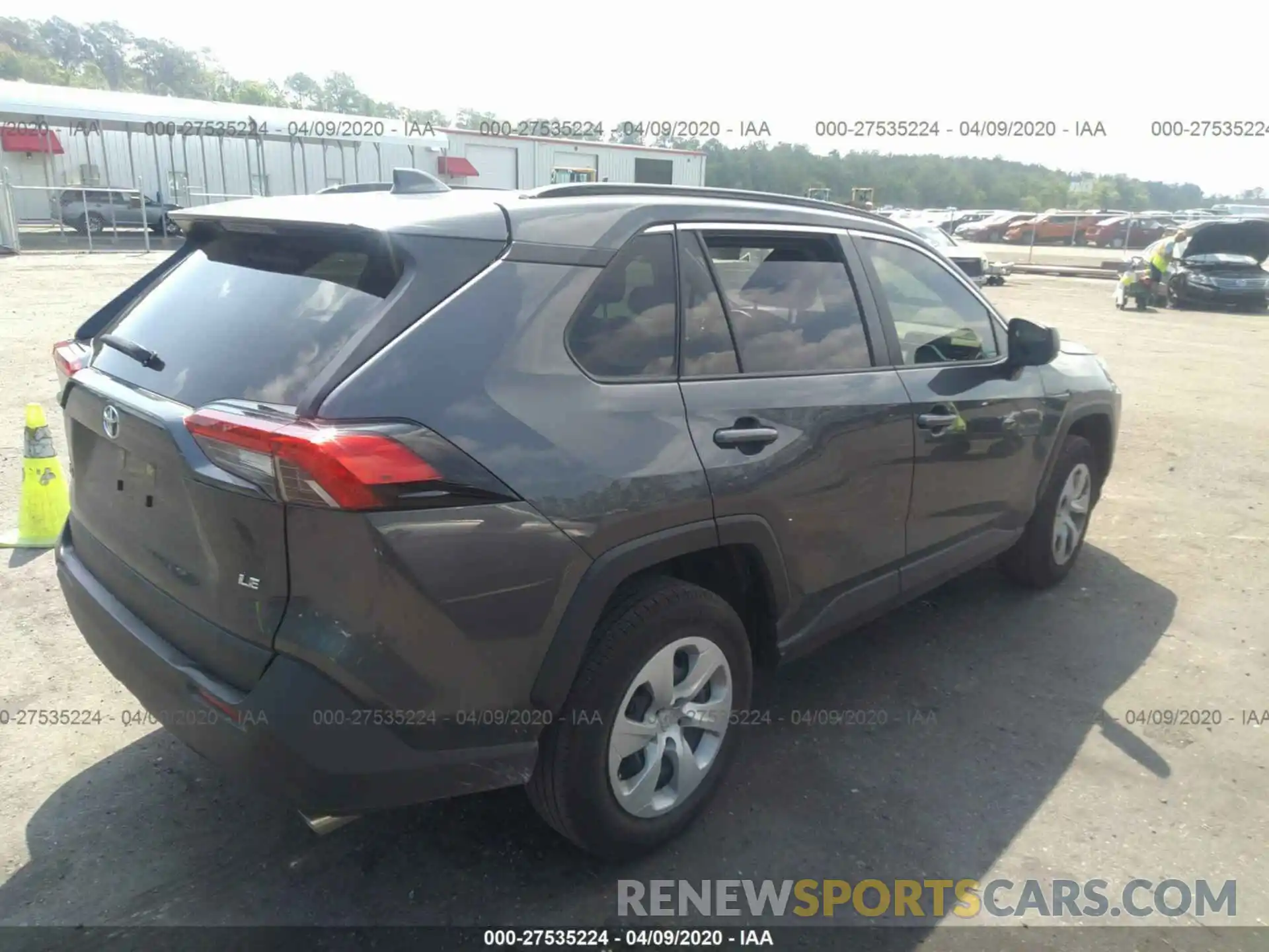 4 Photograph of a damaged car JTMH1RFV5LD046640 TOYOTA RAV4 2020