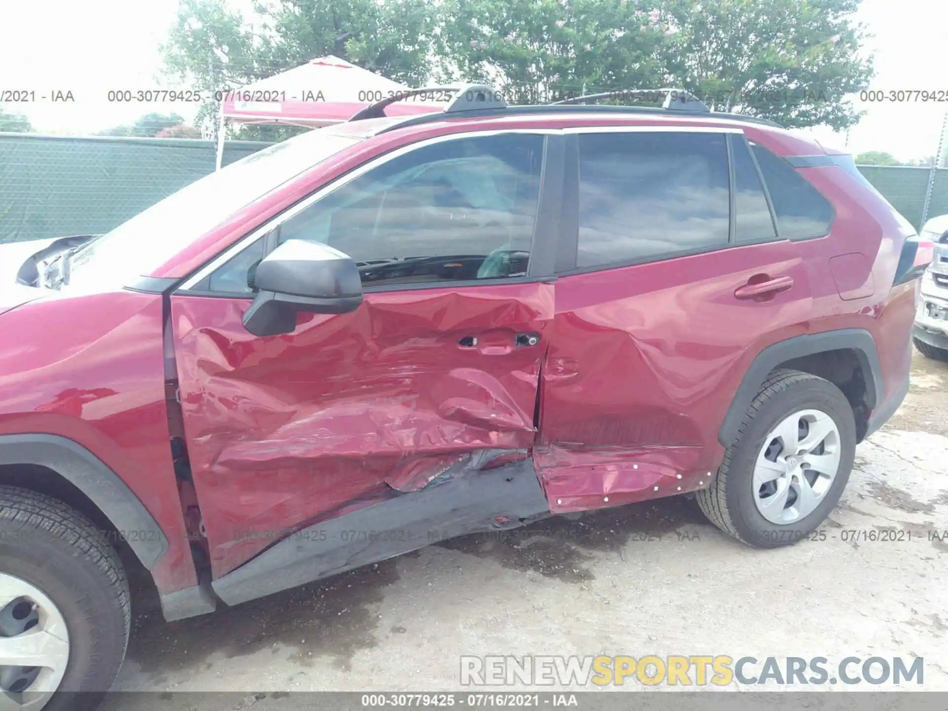 6 Photograph of a damaged car JTMH1RFV5LD052356 TOYOTA RAV4 2020