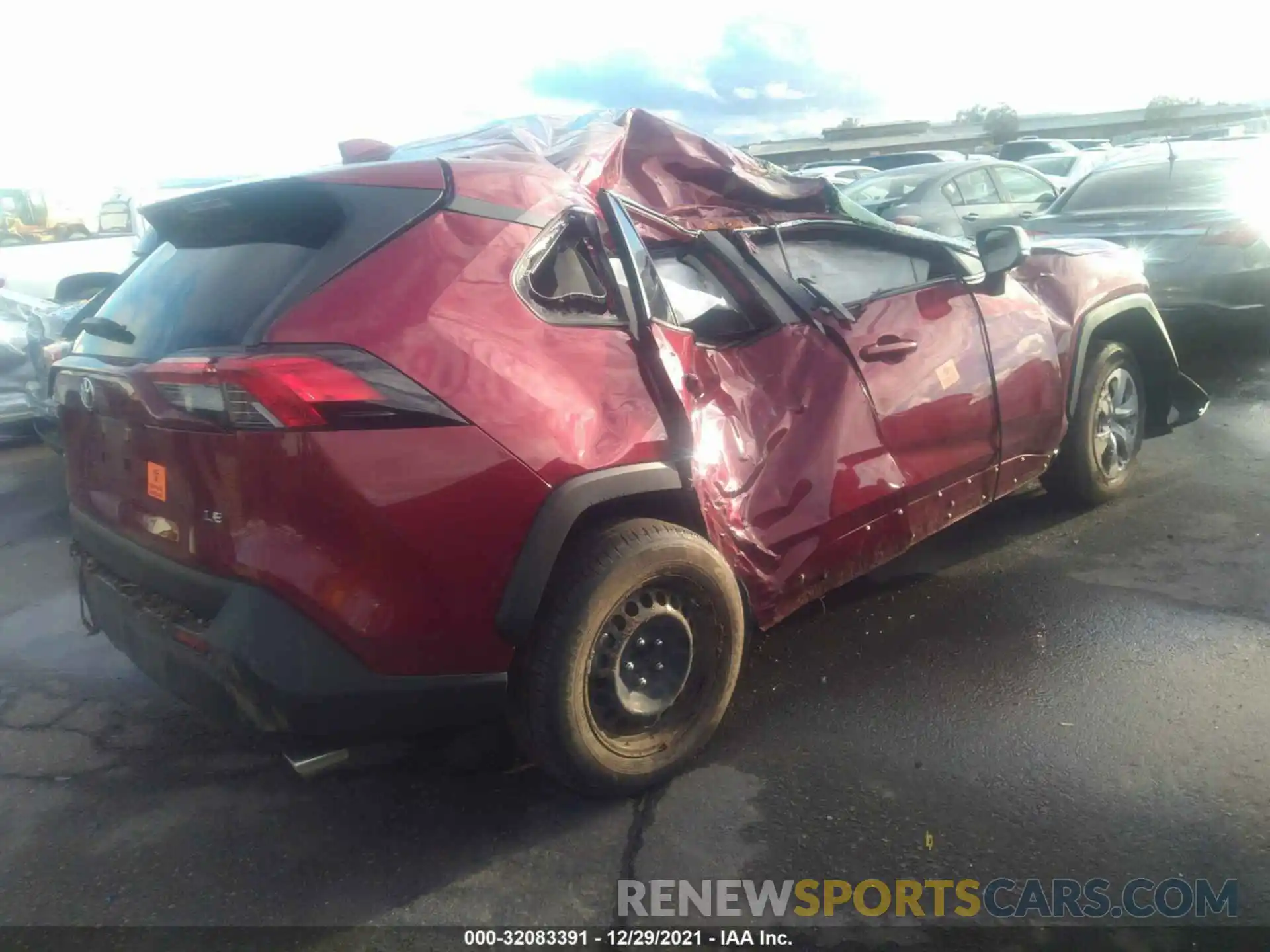 4 Photograph of a damaged car JTMH1RFV5LD055791 TOYOTA RAV4 2020