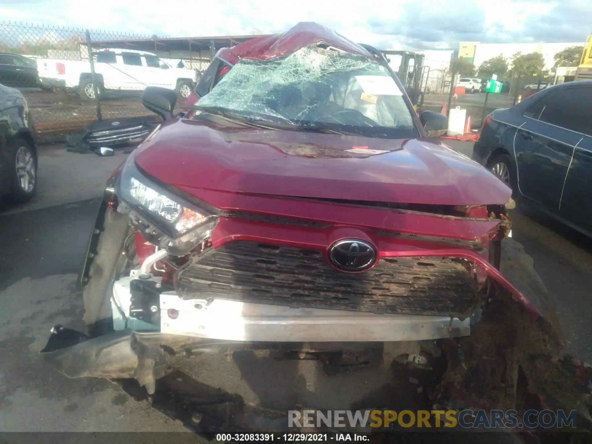 6 Photograph of a damaged car JTMH1RFV5LD055791 TOYOTA RAV4 2020