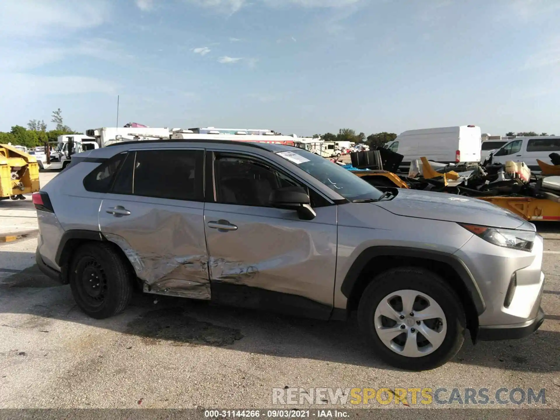 6 Photograph of a damaged car JTMH1RFV8LD050407 TOYOTA RAV4 2020