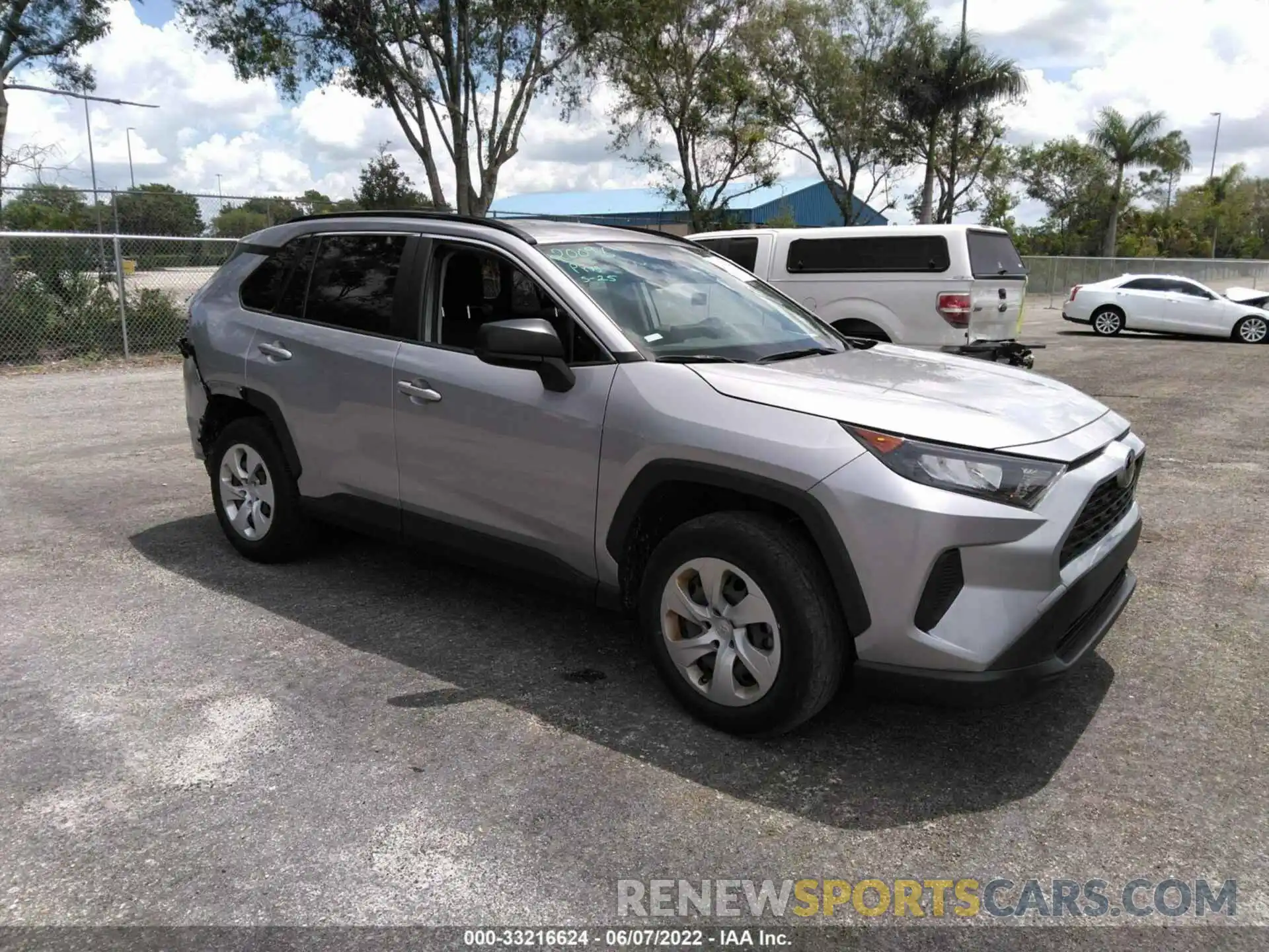 1 Photograph of a damaged car JTMH1RFV9LD047354 TOYOTA RAV4 2020