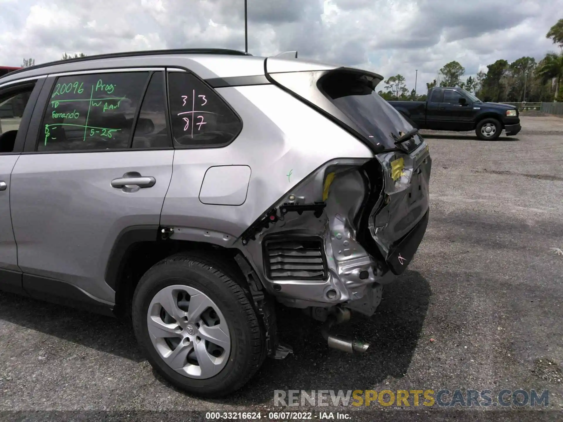 6 Photograph of a damaged car JTMH1RFV9LD047354 TOYOTA RAV4 2020