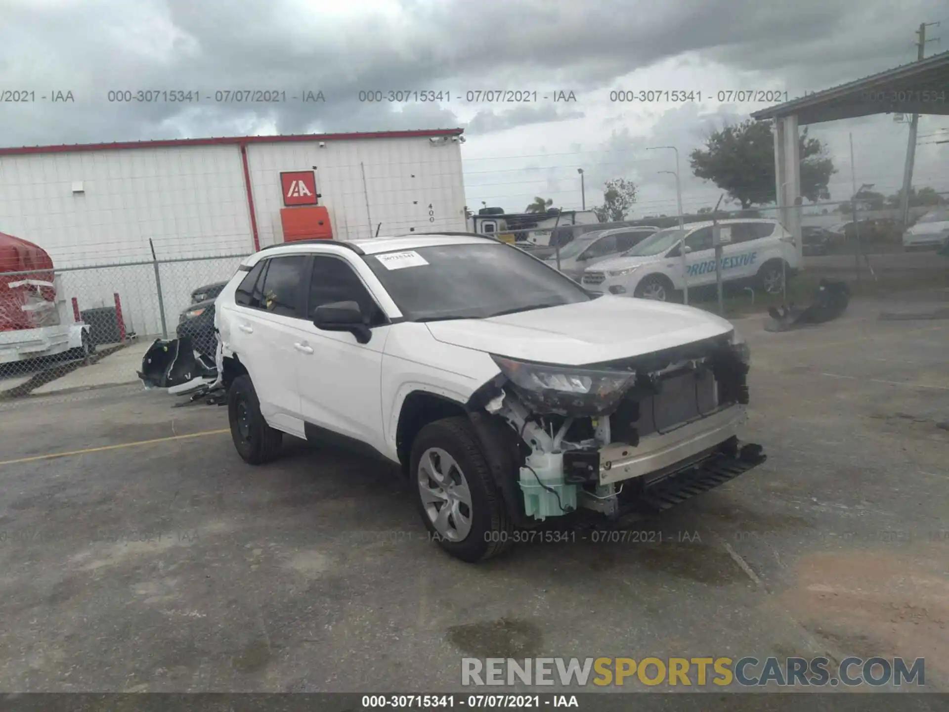 1 Photograph of a damaged car JTMH1RFV9LD521884 TOYOTA RAV4 2020