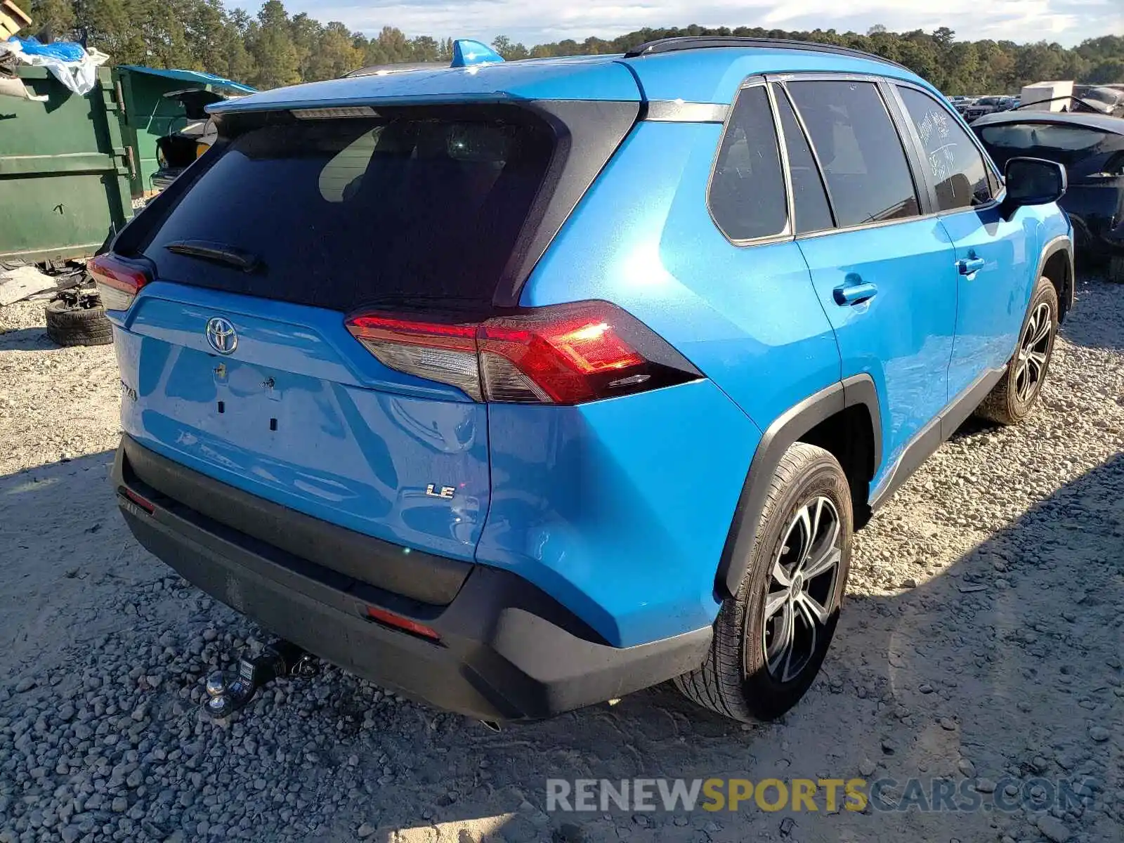 4 Photograph of a damaged car JTMH1RFVXLD051817 TOYOTA RAV4 2020