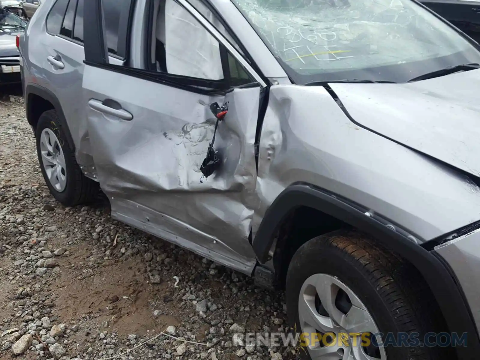 9 Photograph of a damaged car JTMK1RFV5LD047356 TOYOTA RAV4 2020