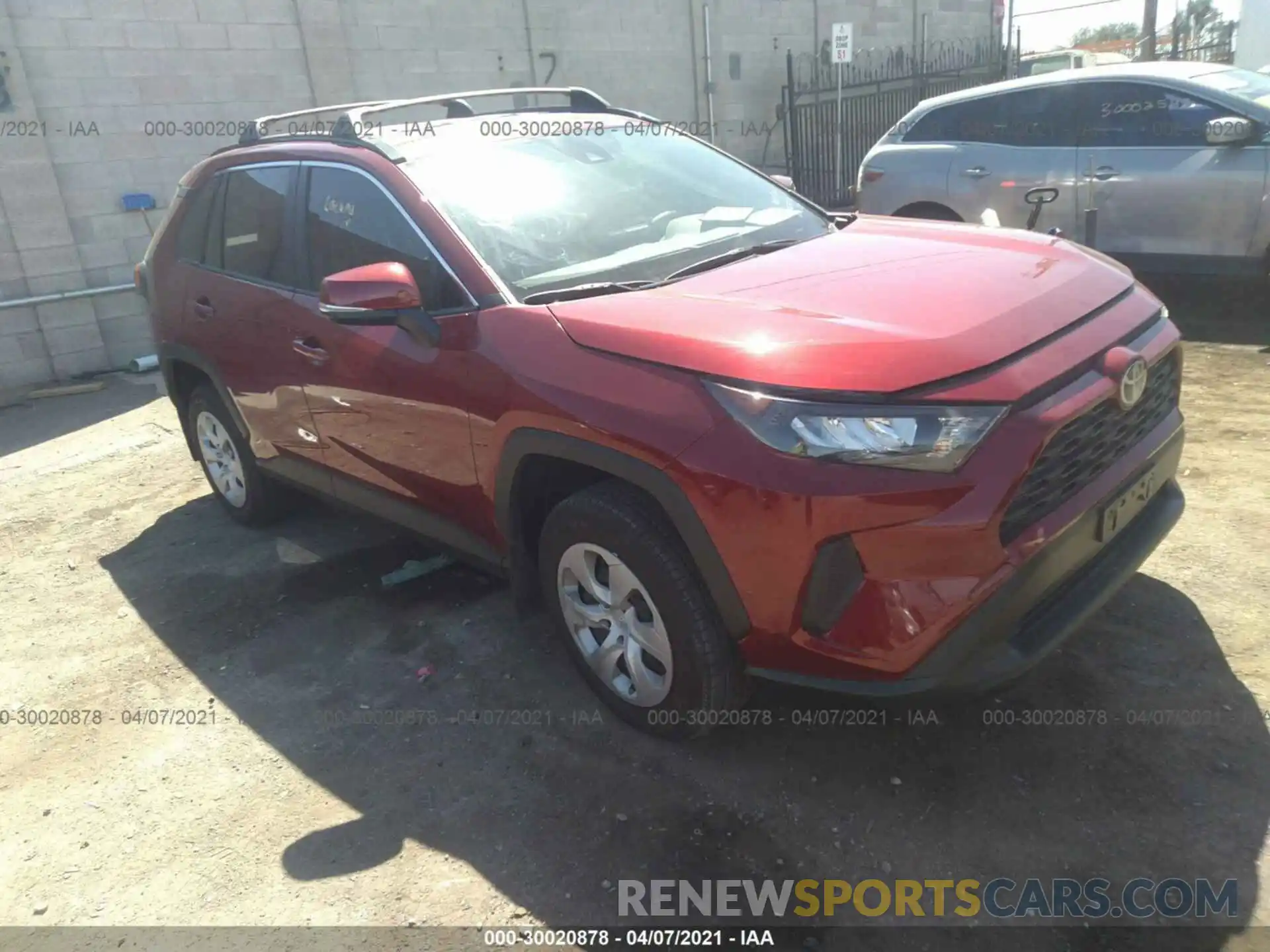 1 Photograph of a damaged car JTMK1RFV8LD059582 TOYOTA RAV4 2020