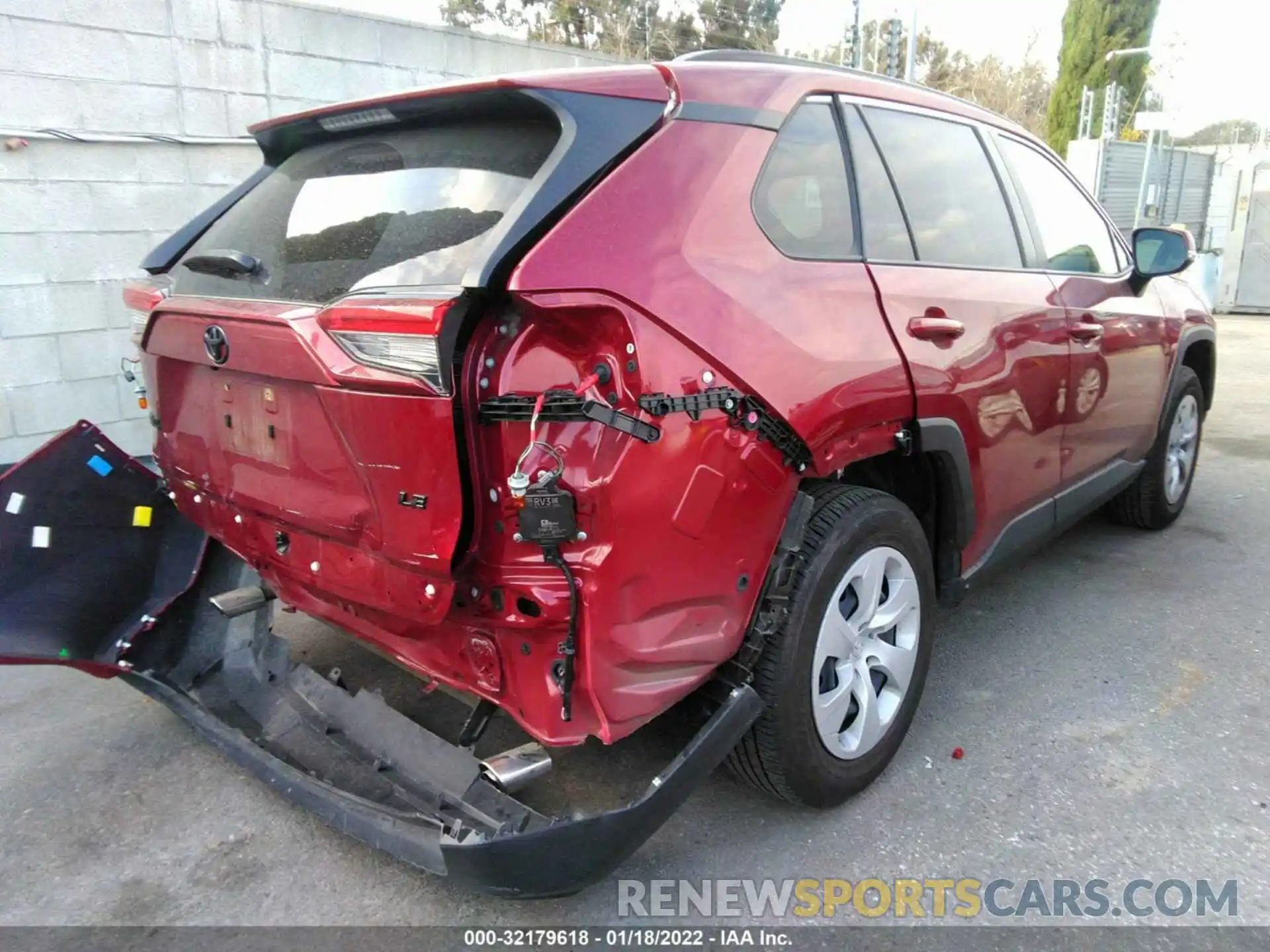 4 Photograph of a damaged car JTMK1RFV8LD060473 TOYOTA RAV4 2020