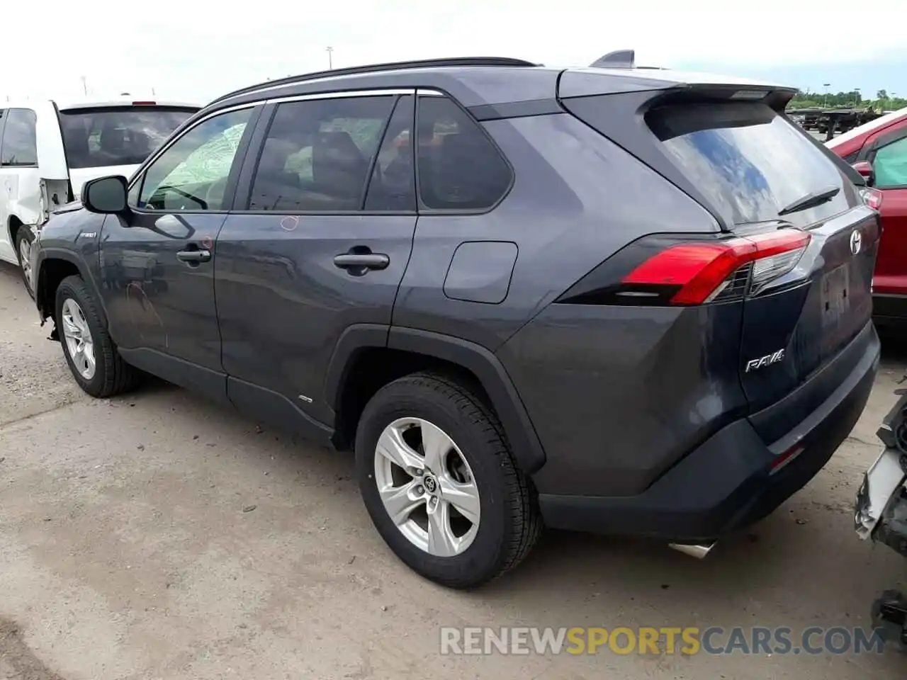 3 Photograph of a damaged car JTML6RFV5LD005257 TOYOTA RAV4 2020