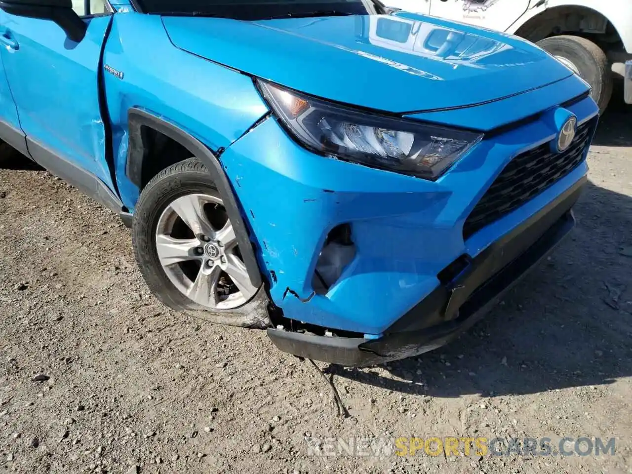 9 Photograph of a damaged car JTMLWRFV5LD526799 TOYOTA RAV4 2020