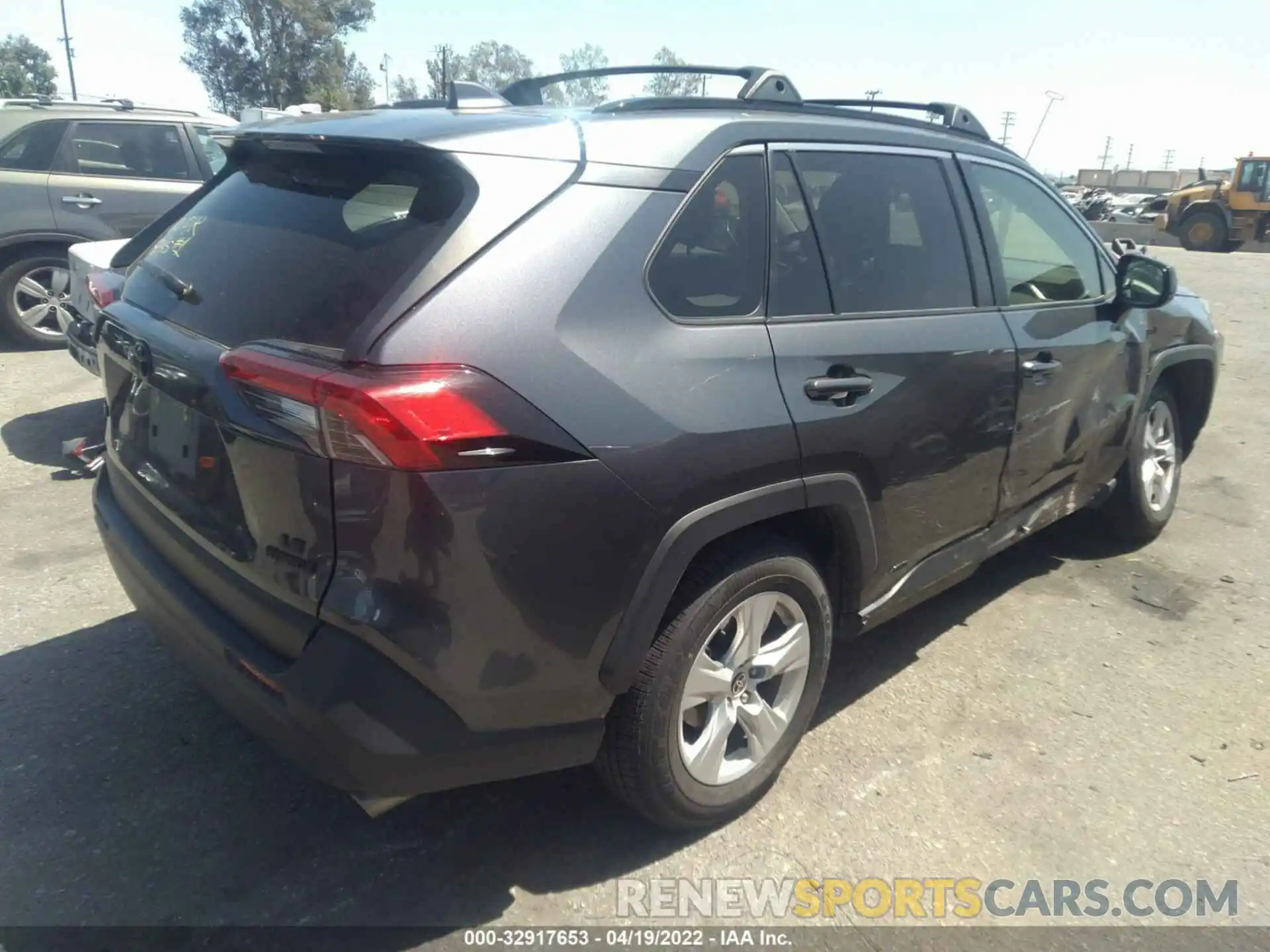 4 Photograph of a damaged car JTMLWRFV6LD054130 TOYOTA RAV4 2020